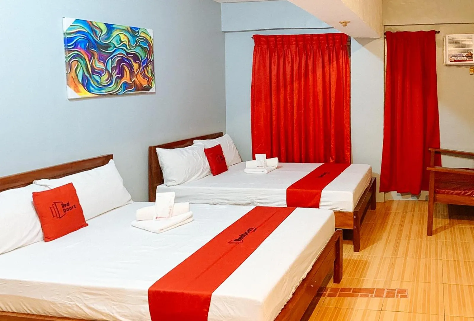 Deluxe Family Room in RedDoorz near Pasay Rotonda