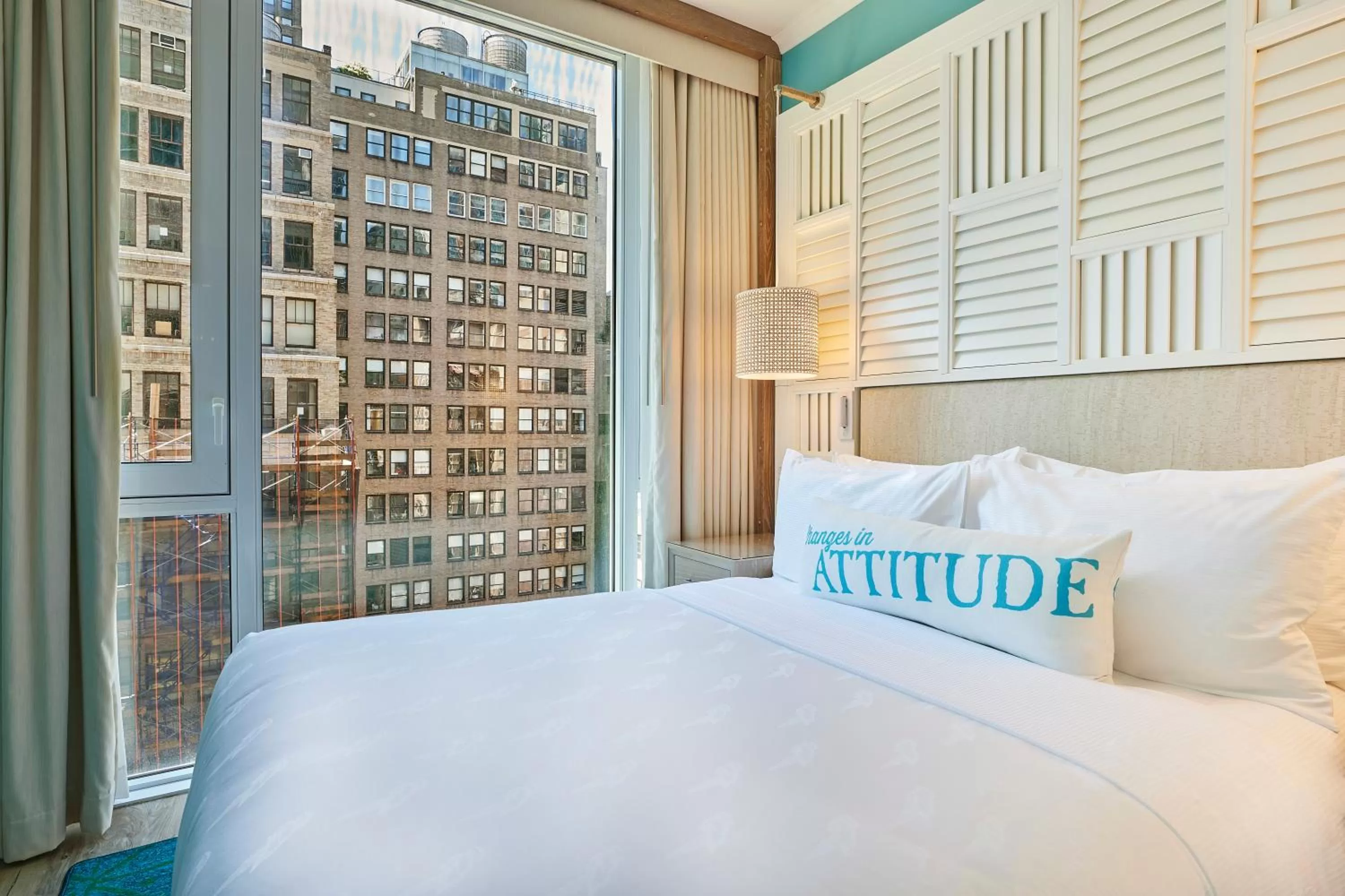 Deluxe One Queen Bed Hearing Accessible in Margaritaville Resort Times Square