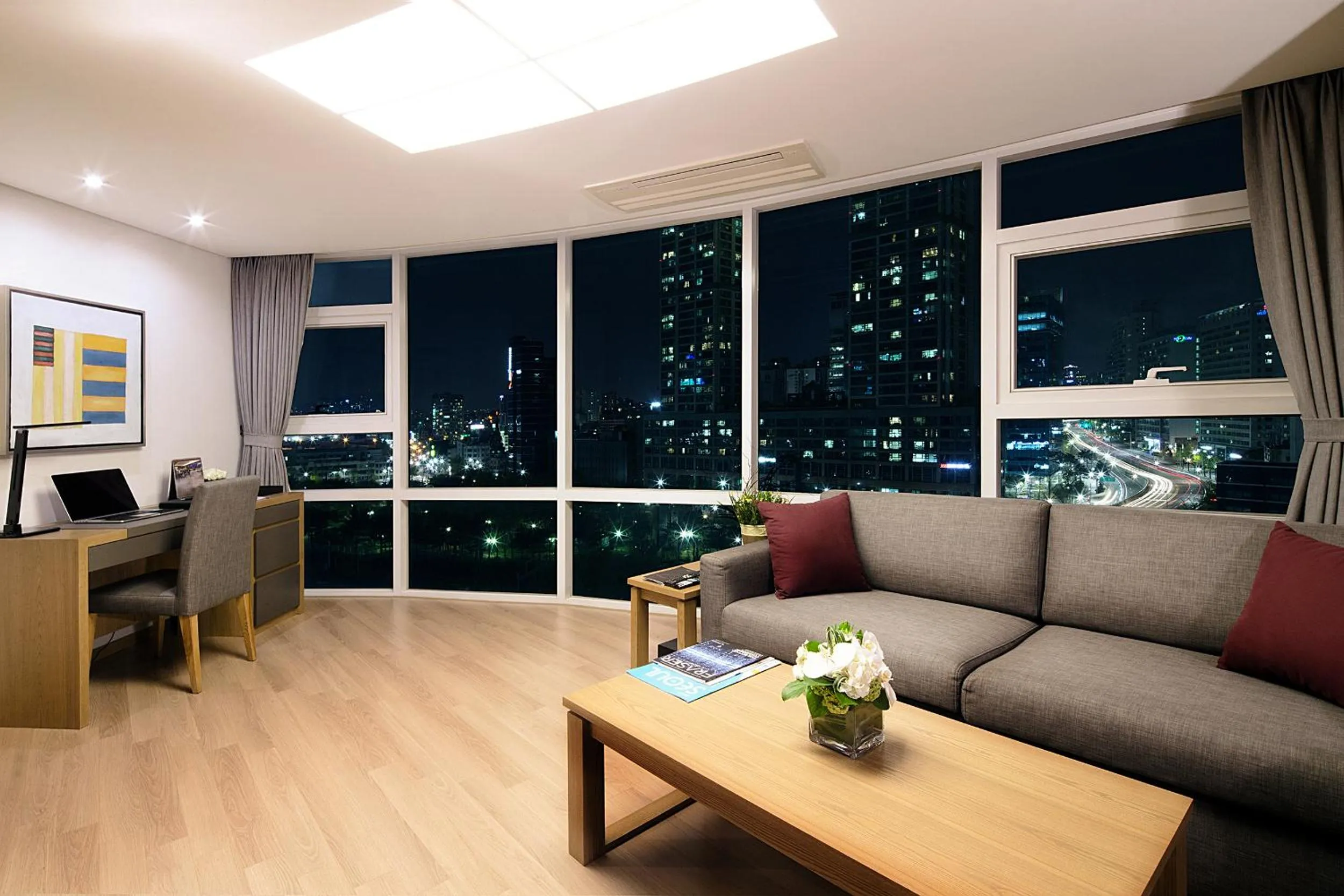 Super Deluxe Two-Bedroom Apartment in Fraser Place Central Seoul