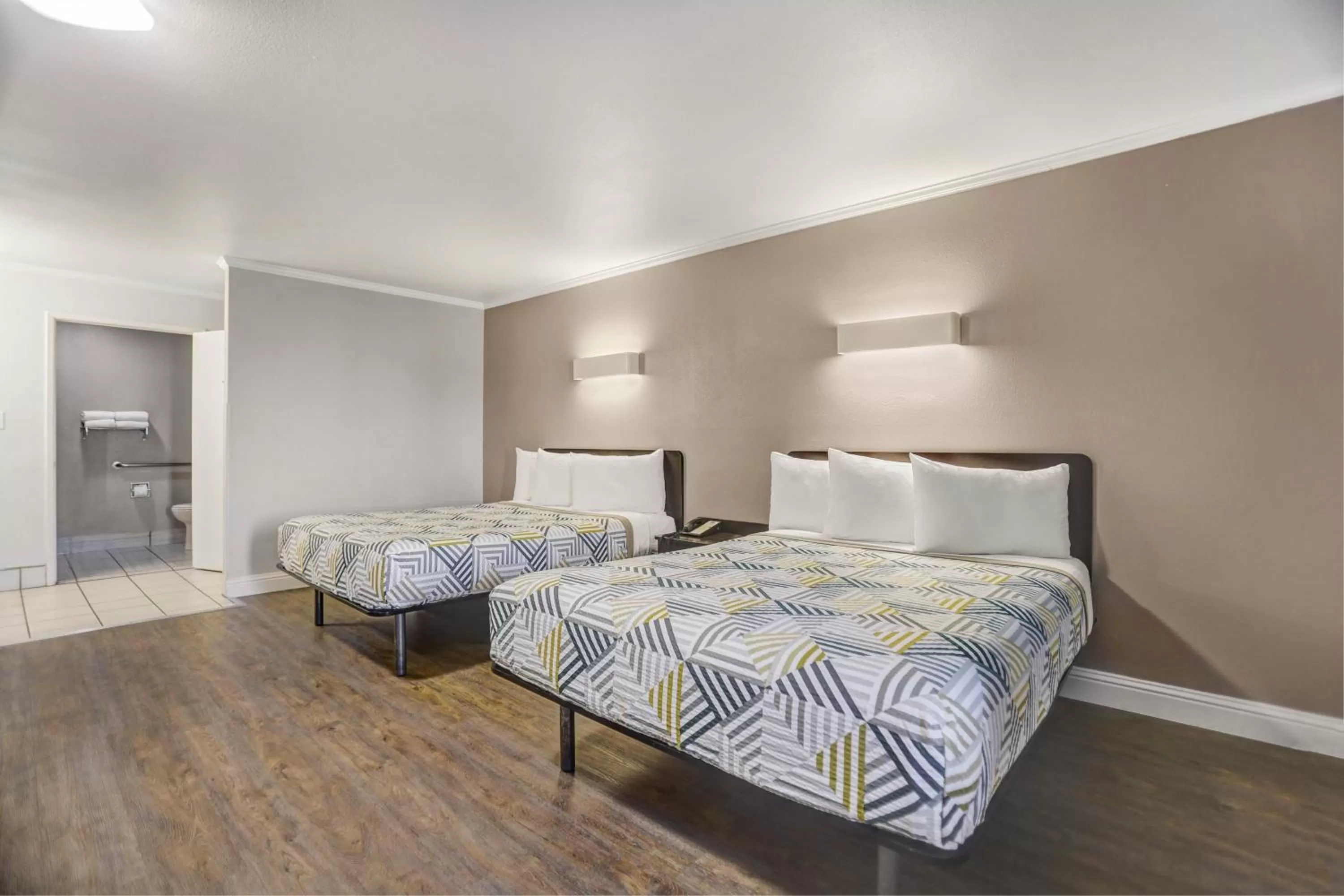 Bedroom, Bed in Motel 6-Lodi, CA