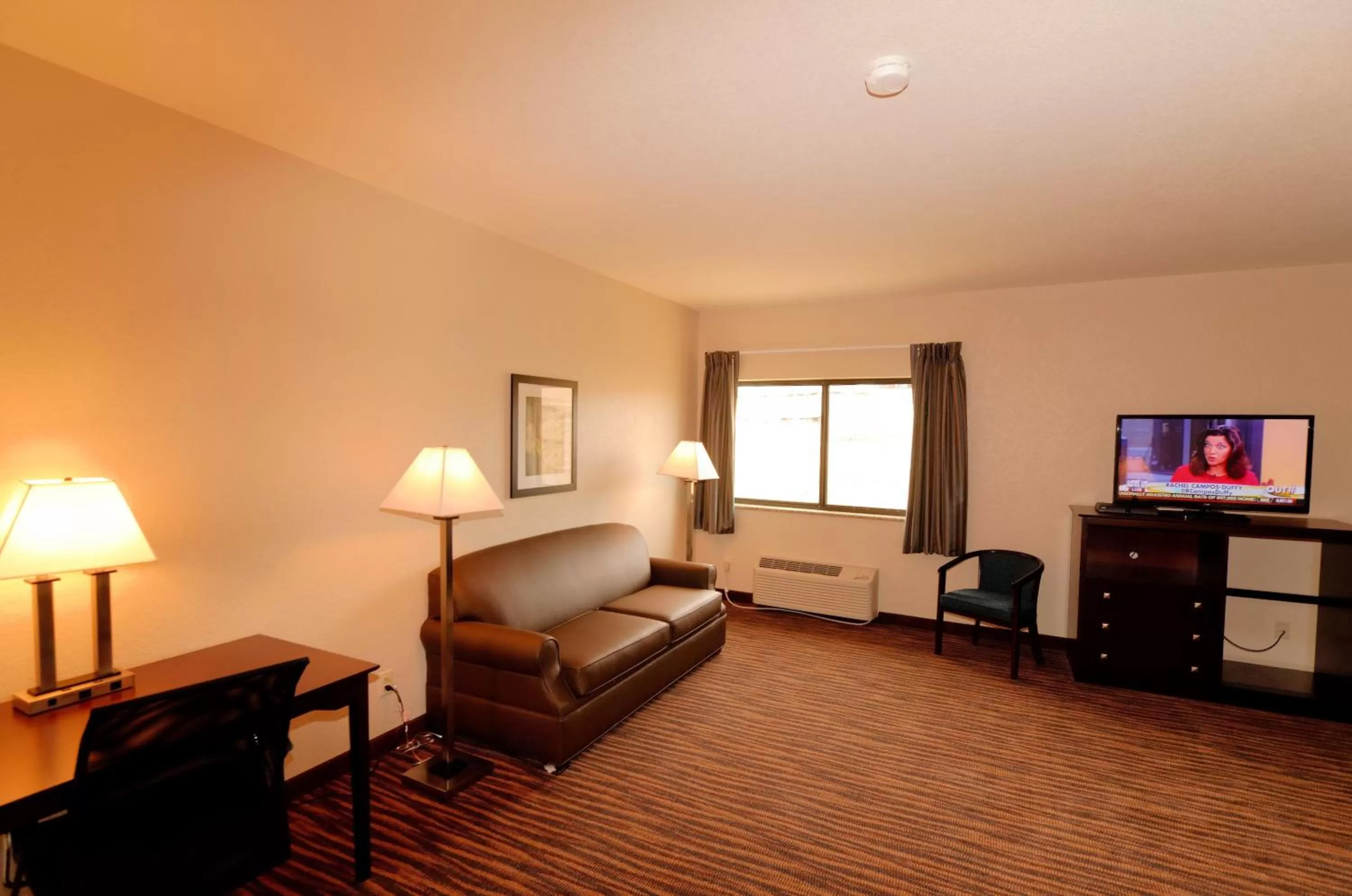 Executive King Suite in Cobblestone Inn & Suites - Denison | Oak Ridge