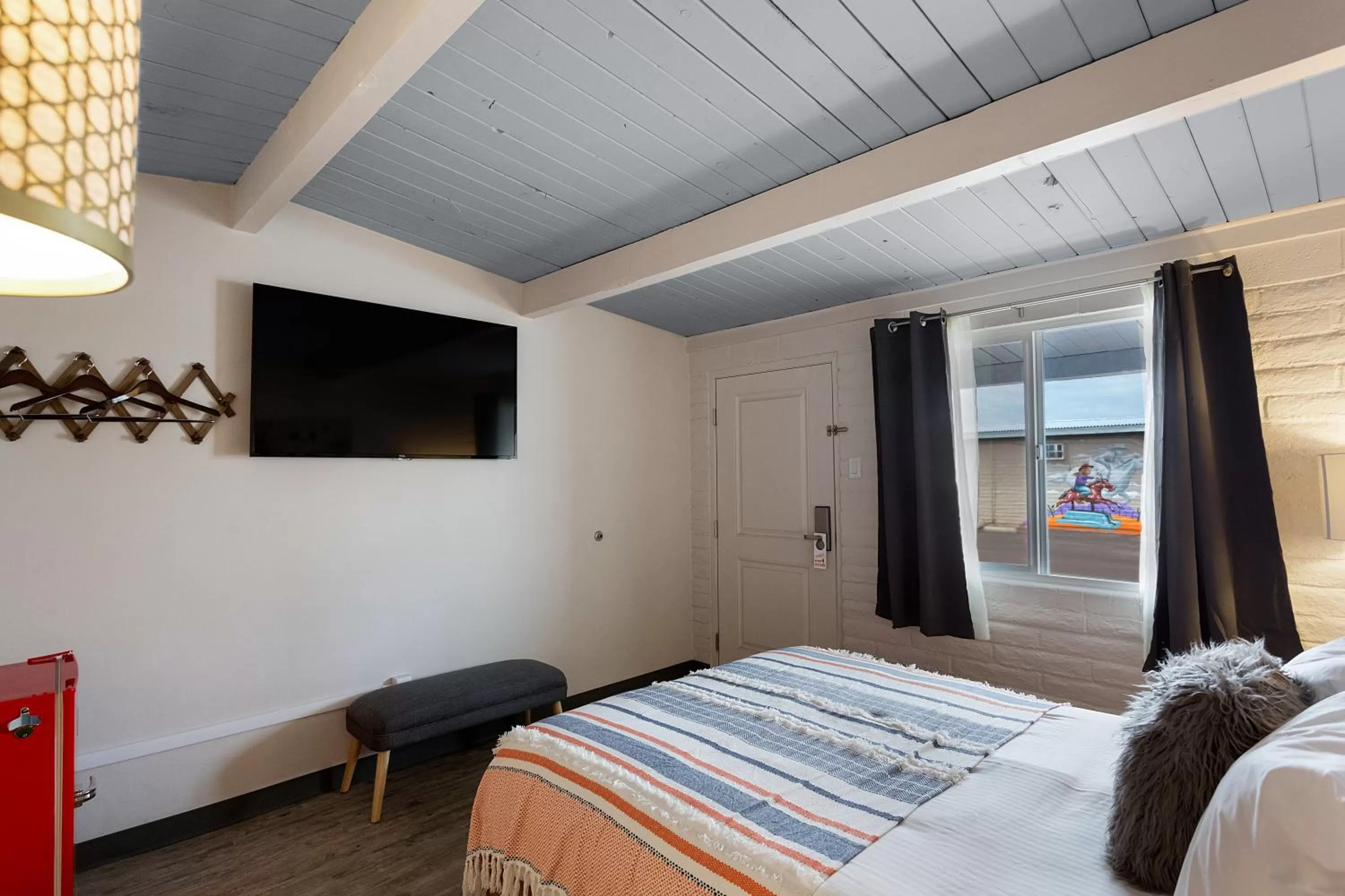 Standard Queen Room in Hotel McCoy - Art, Coffee, Beer, Wine