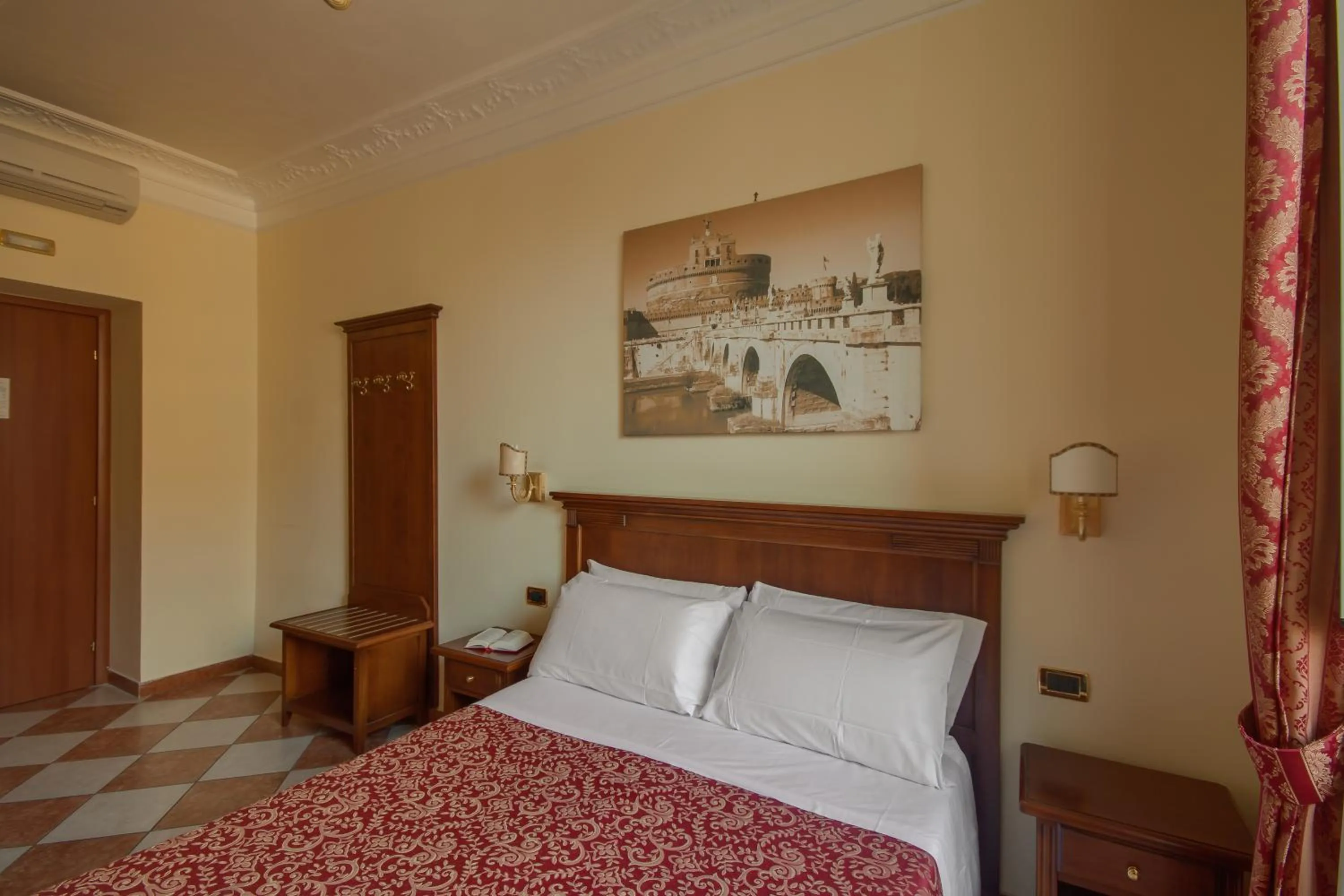 Double or Twin Room in Hotel Romantica
