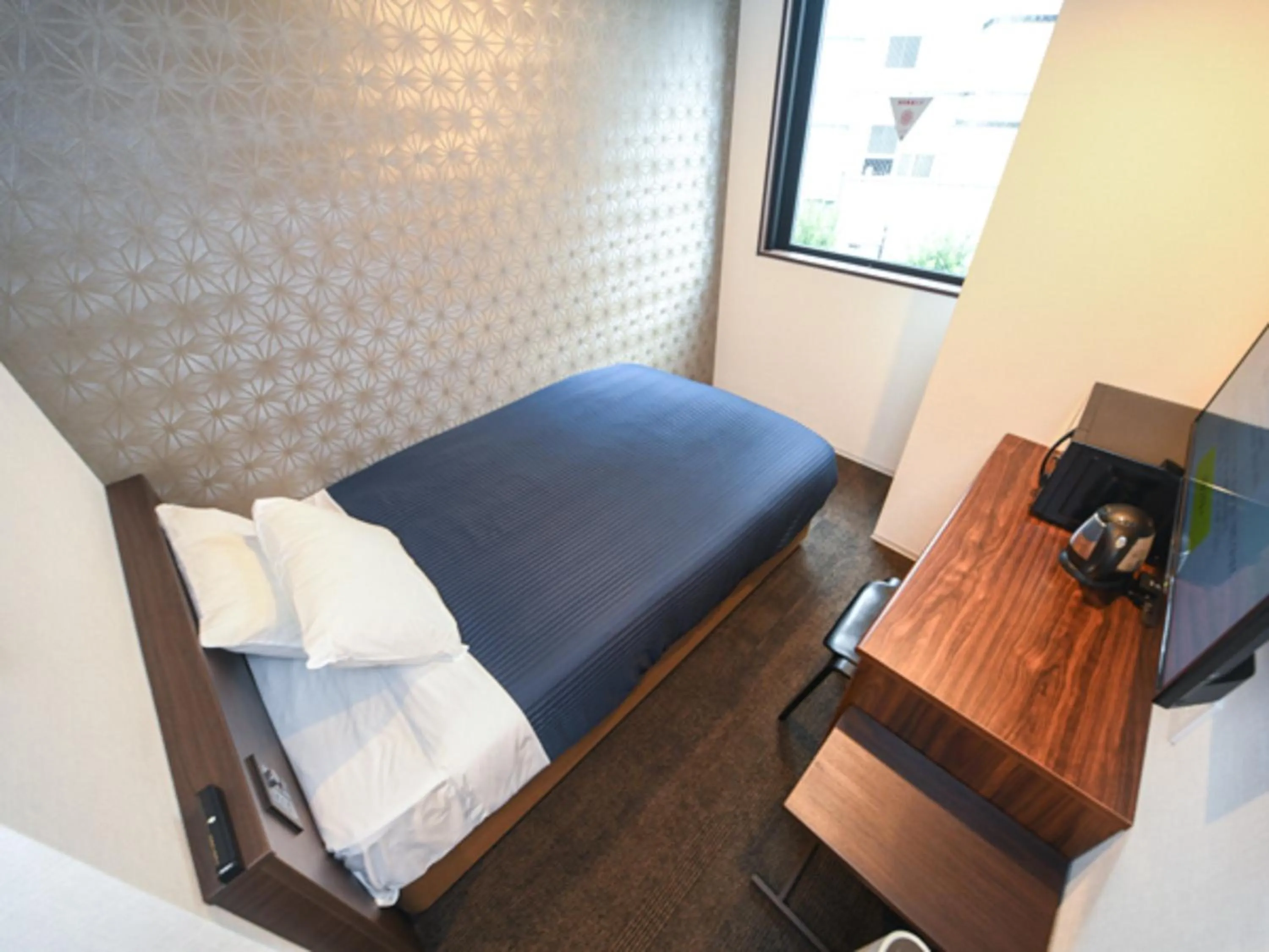 Double Room with Small Double Bed - single occupancy - Smoking in HOTEL LiVEMAX Nihonbashi Koamicho