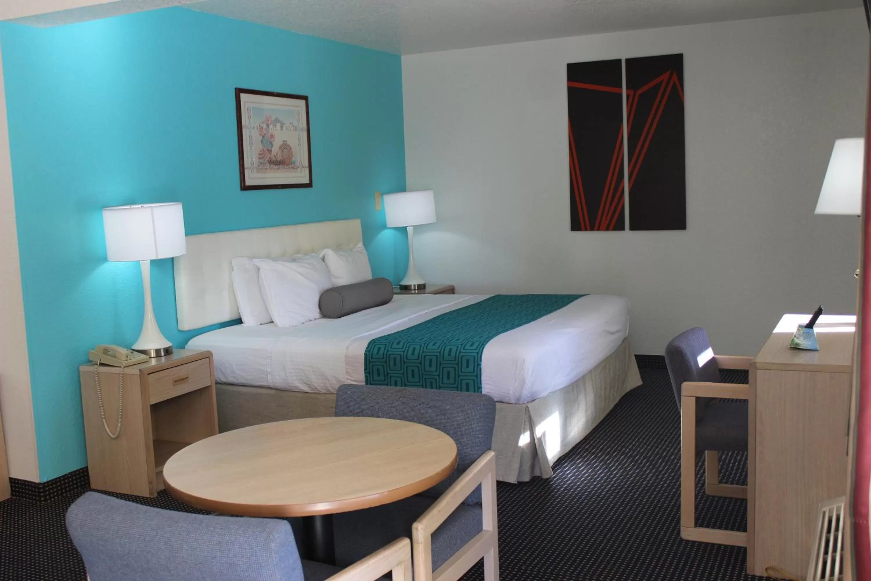 King Studio Suite - Non-Smoking in Howard Johnson by Wyndham Holbrook