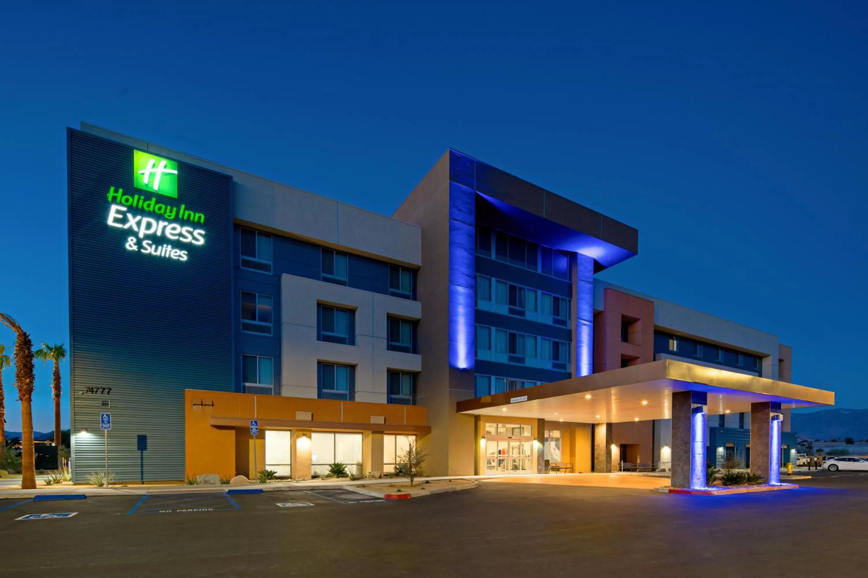 Holiday Inn Express & Suites Palm Desert - Millennium by IHG