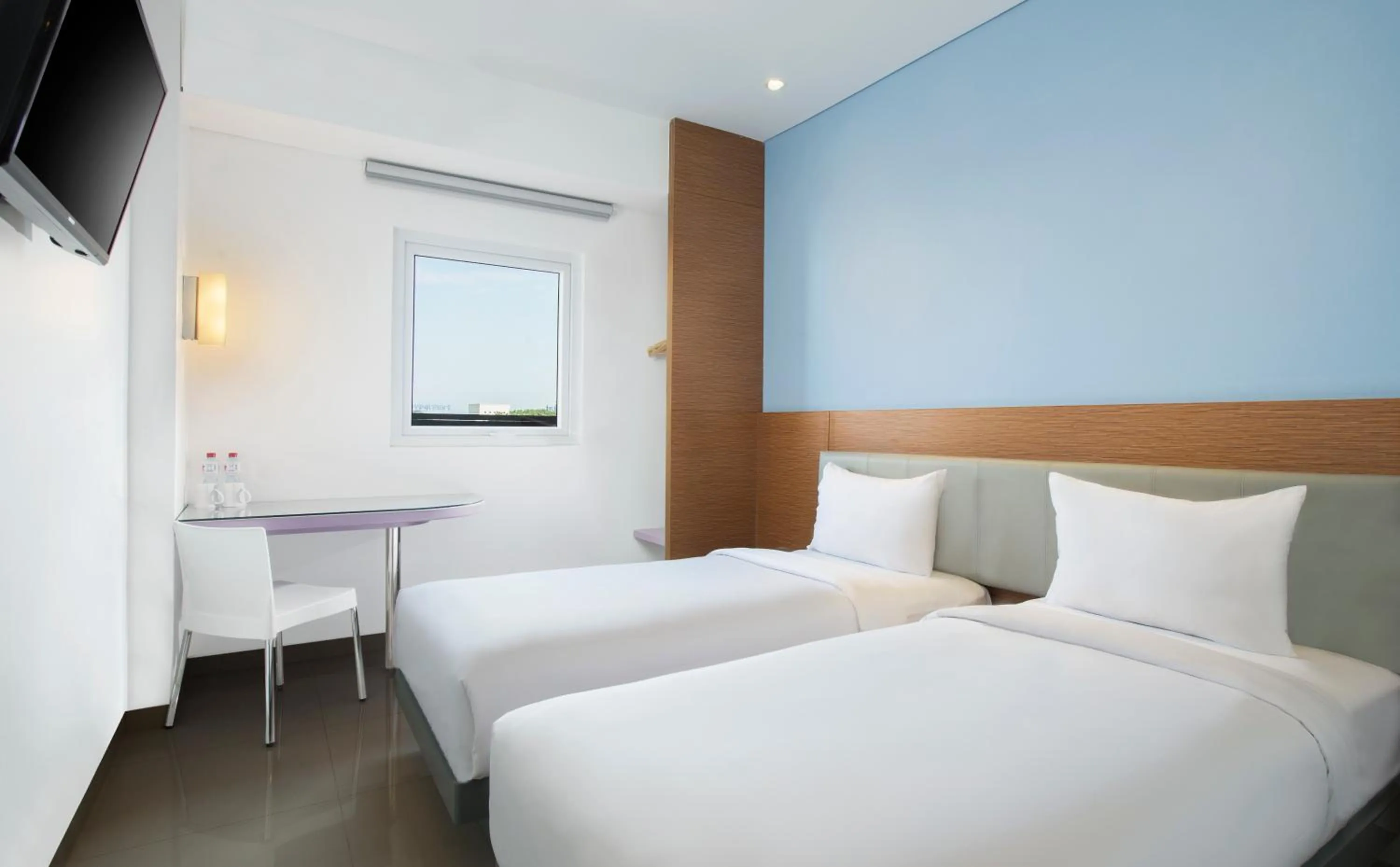 Smart Twin Room in Amaris Hotel Madiun