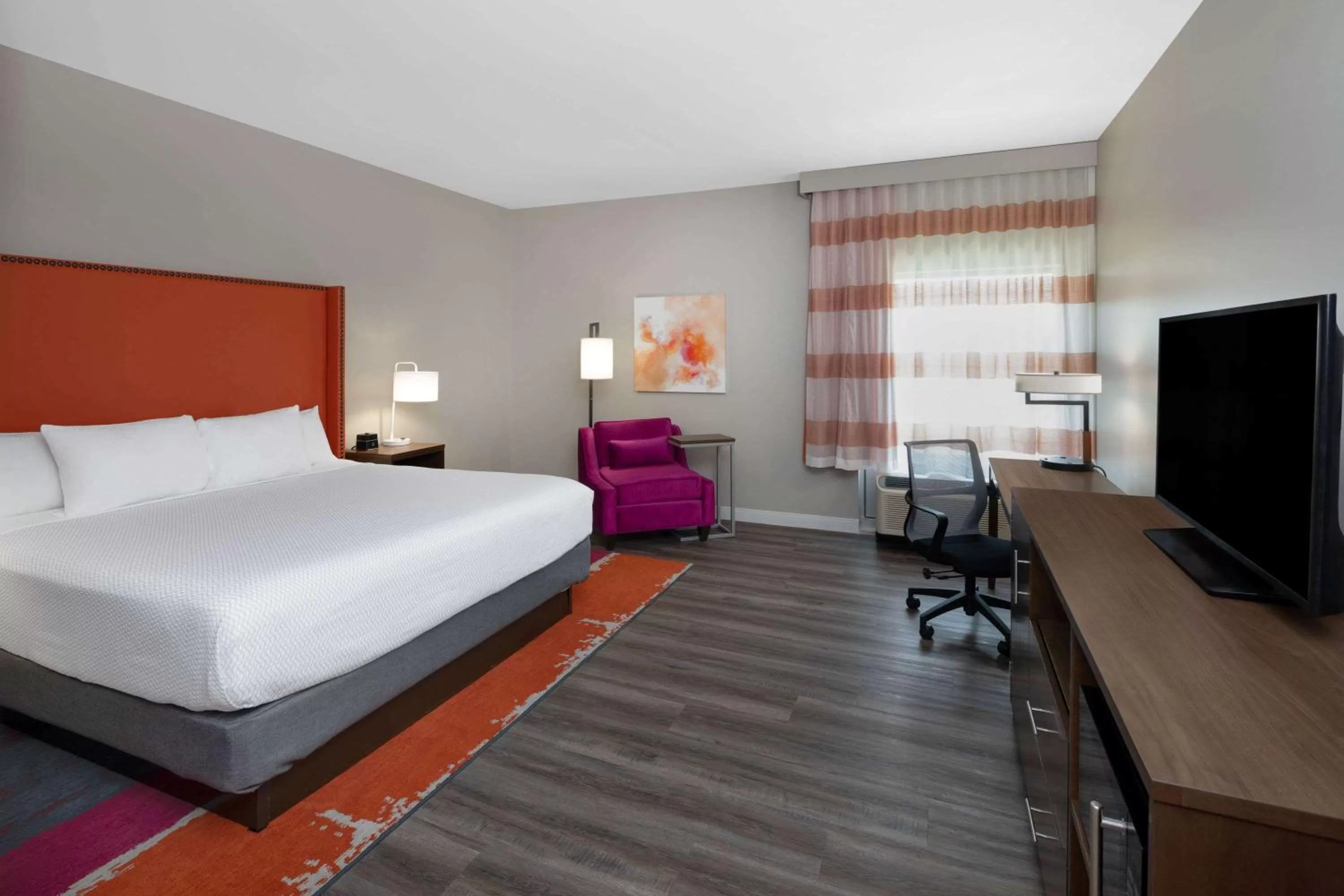 King Room in La Quinta by Wyndham Greensboro Airport High Point