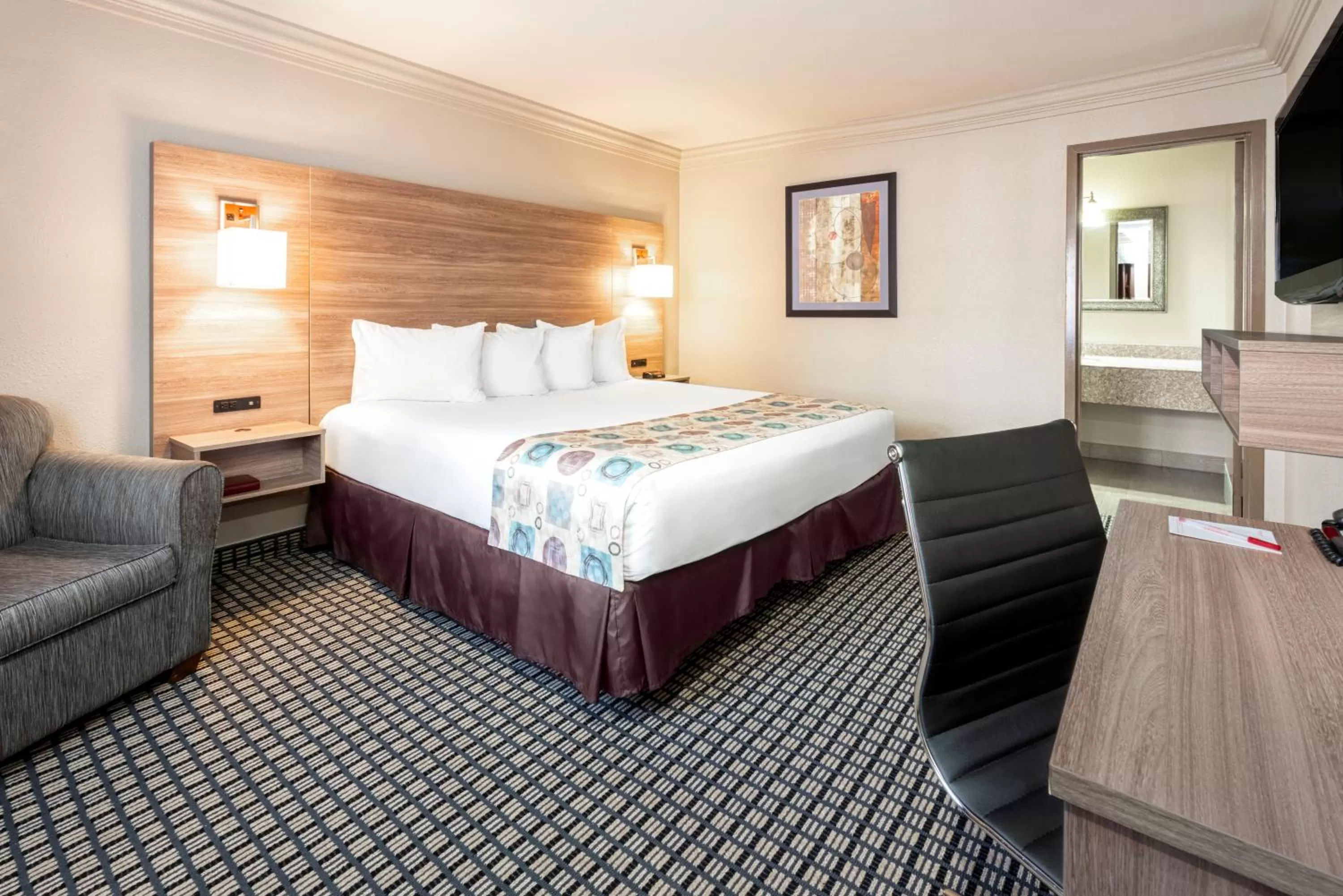 King Room - Non-Smoking in Ramada by Wyndham Houston Intercontinental Airport South