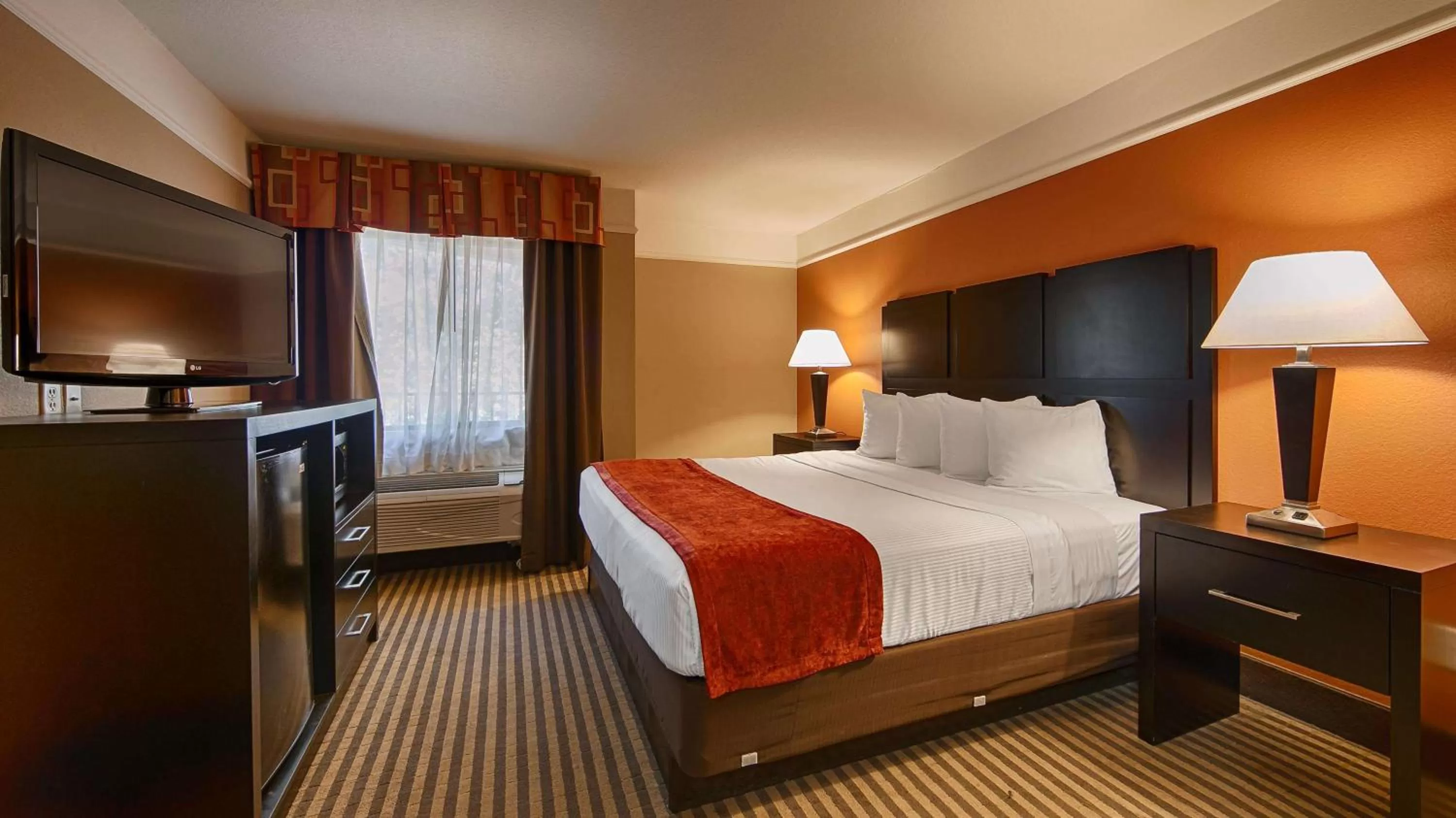 King Room with Bath - Disability Access/Non-Smoking in Best Western Inn & Suites - Lake Charles