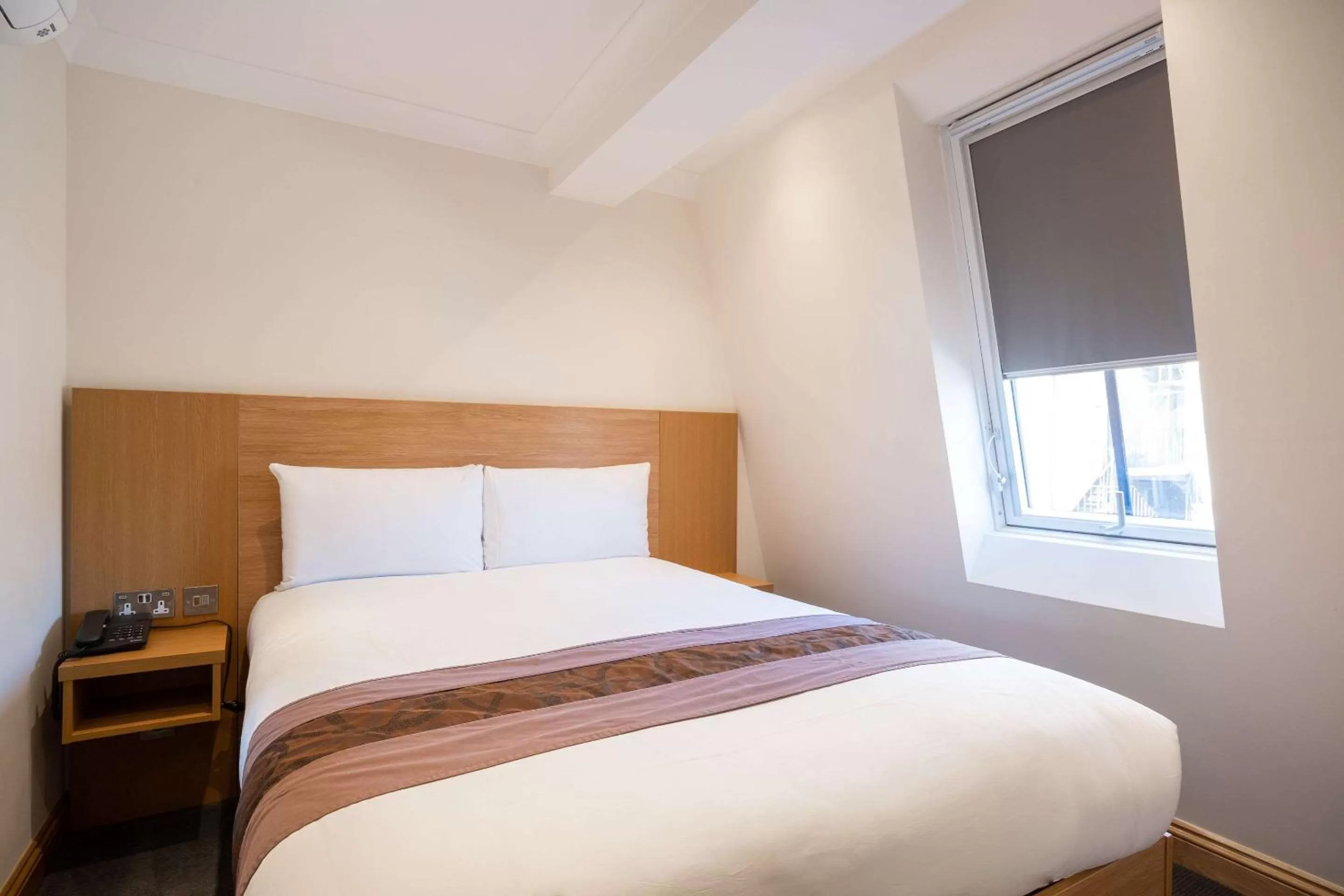 Superior Double Room in Comfort Inn Hyde Park