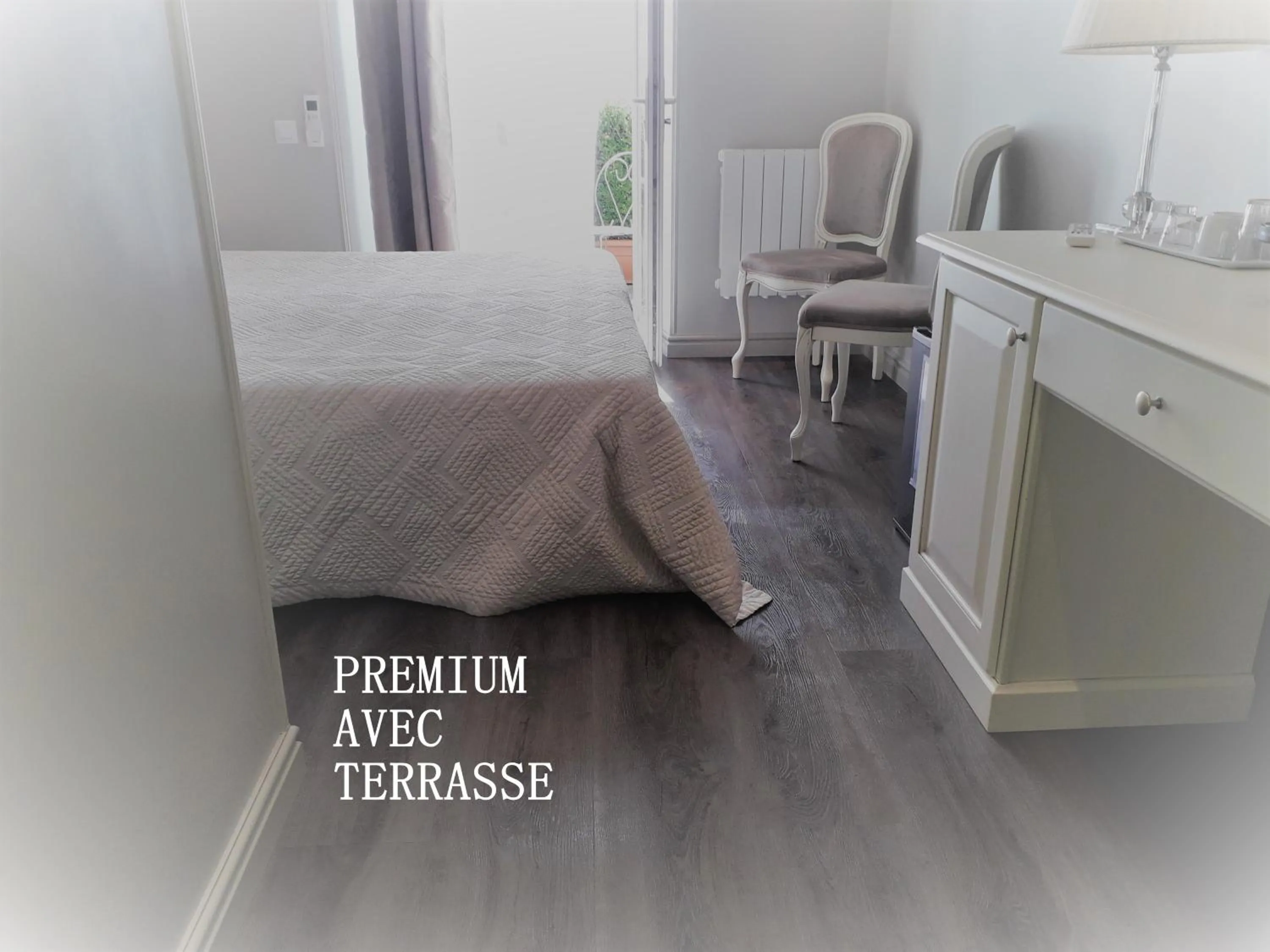 Deluxe Double Room with Terrace in Hôtel restaurant Oasis