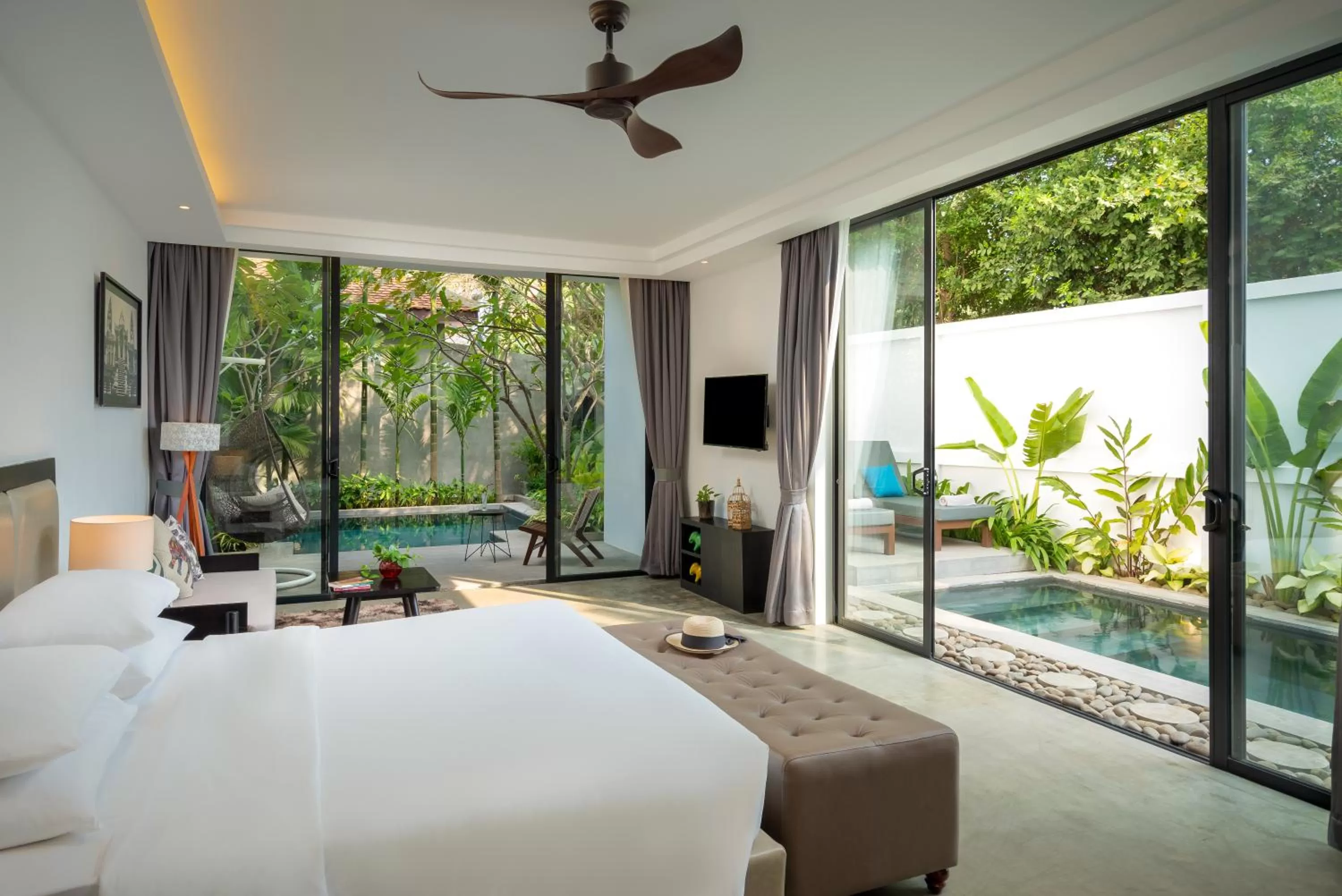 Suite with Private Pool in Eightfold Urban Resort