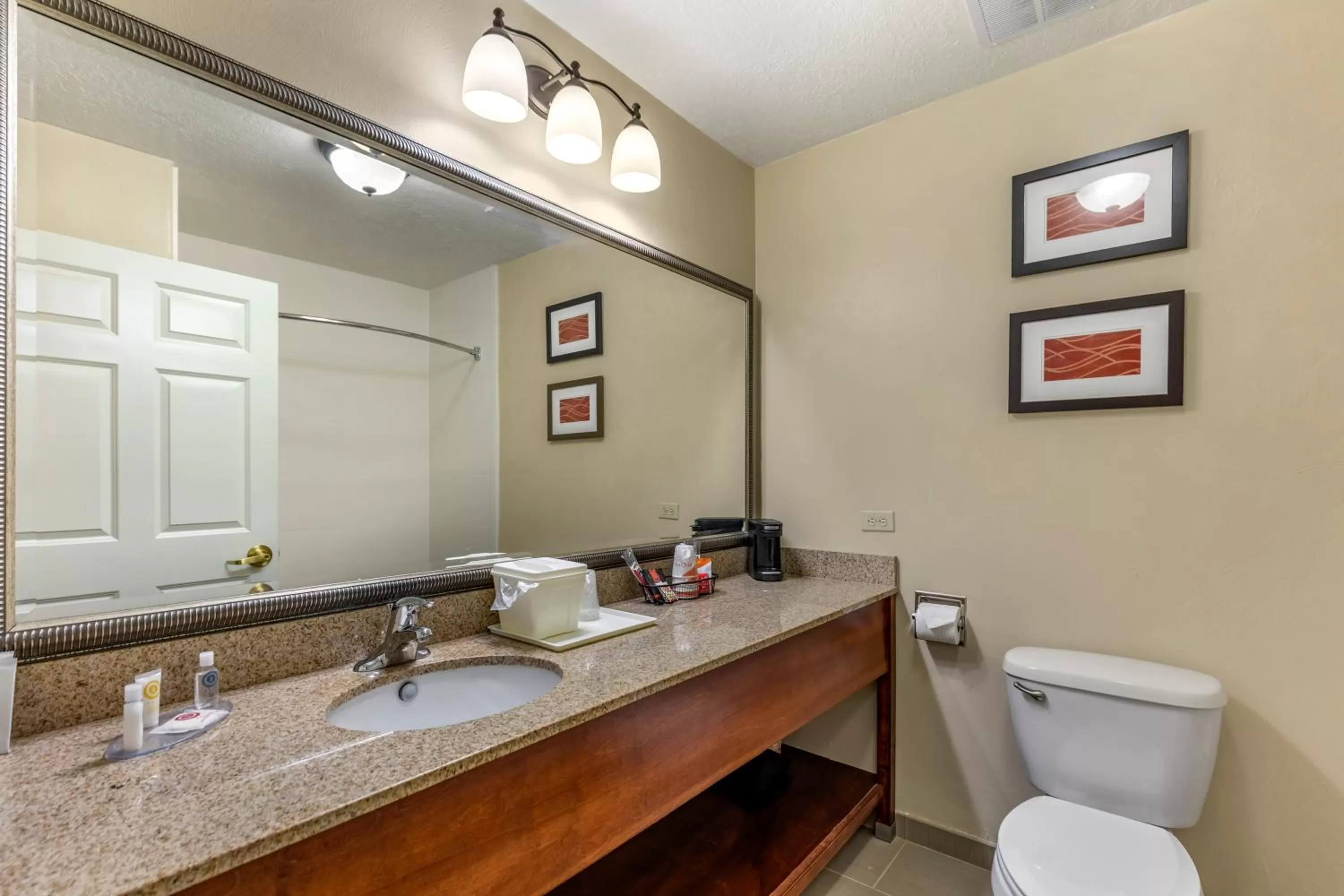 One-Bedroom King Suite with Sofa Bed - Non-Smoking in Comfort Inn Saint George North