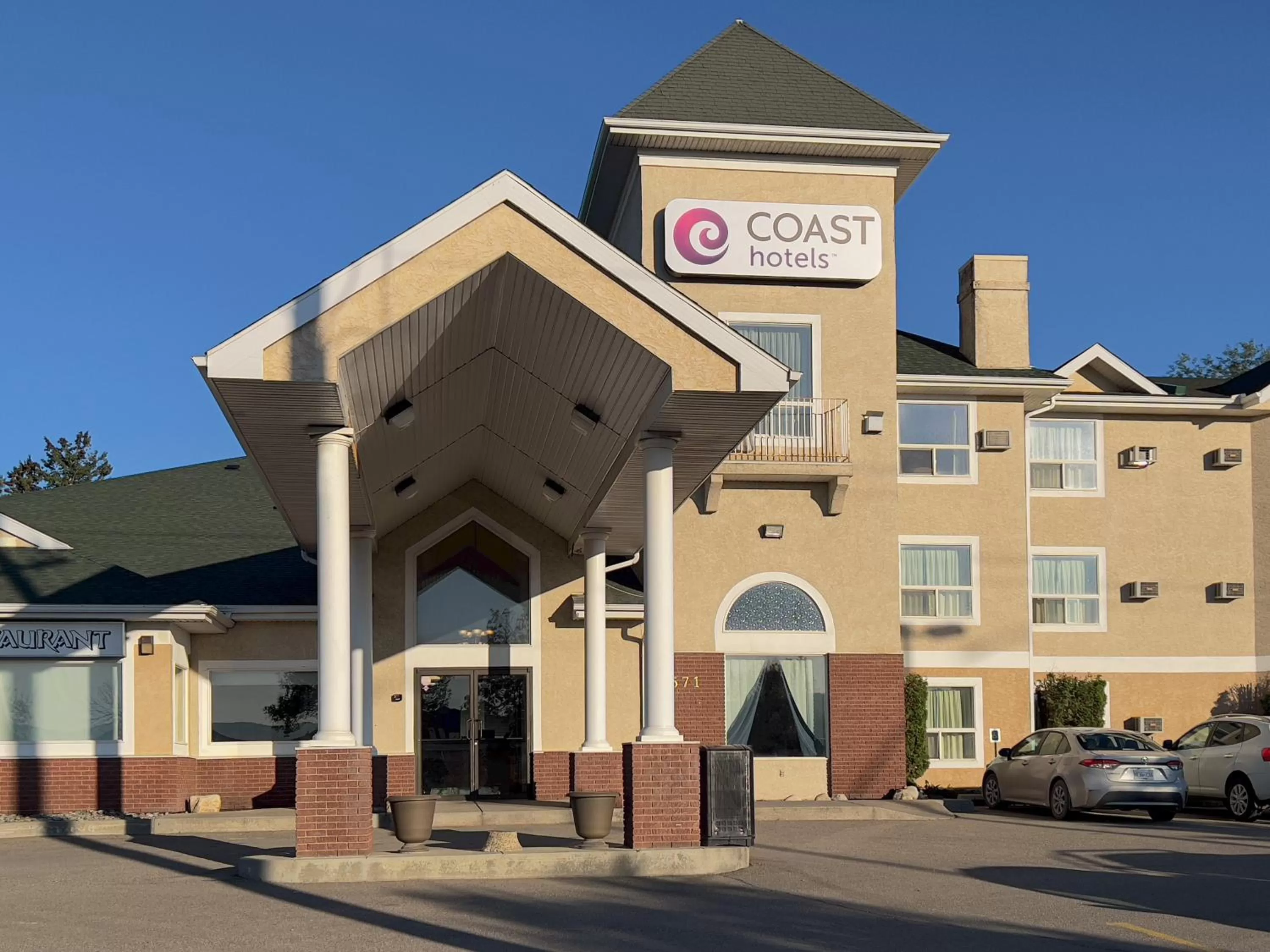 Coast Hinton Hotel