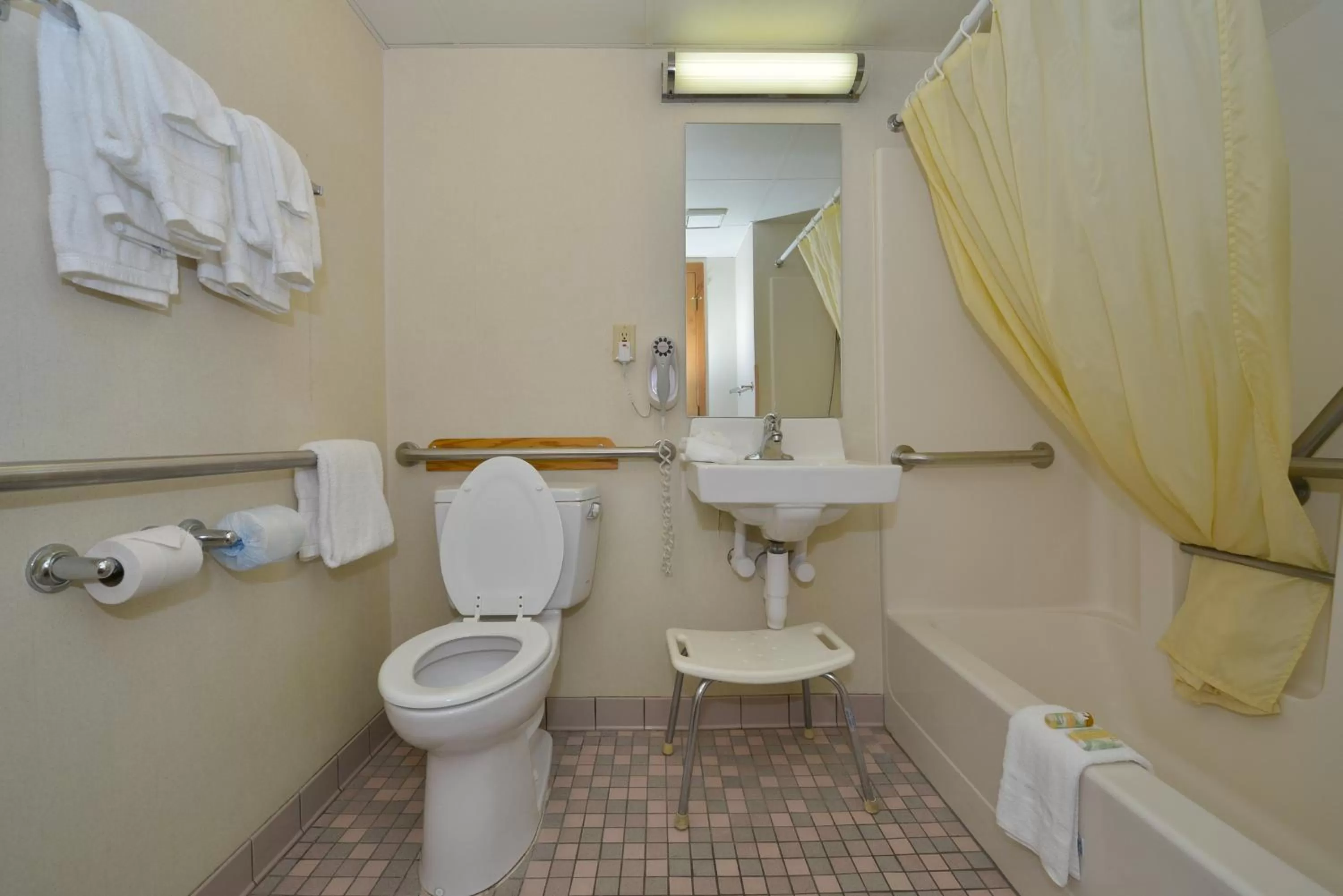 Standard Queen Room in Lamplighter Inn-South