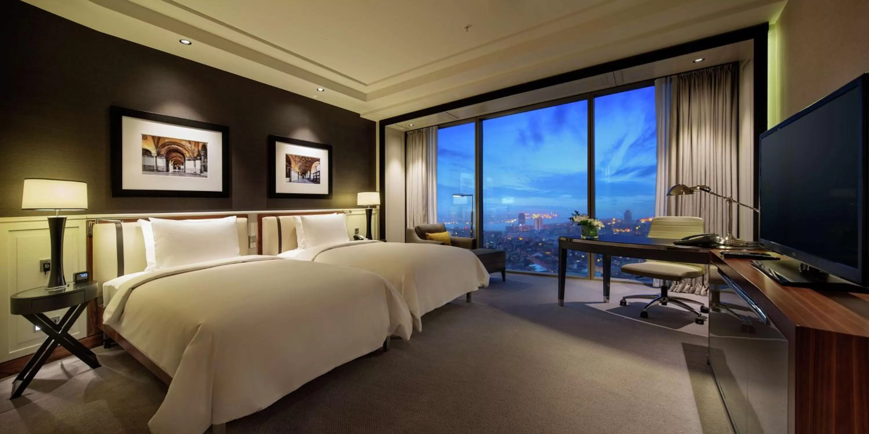 Executive Twin Room with Sea View - Lounge Access in Hilton Istanbul Bomonti