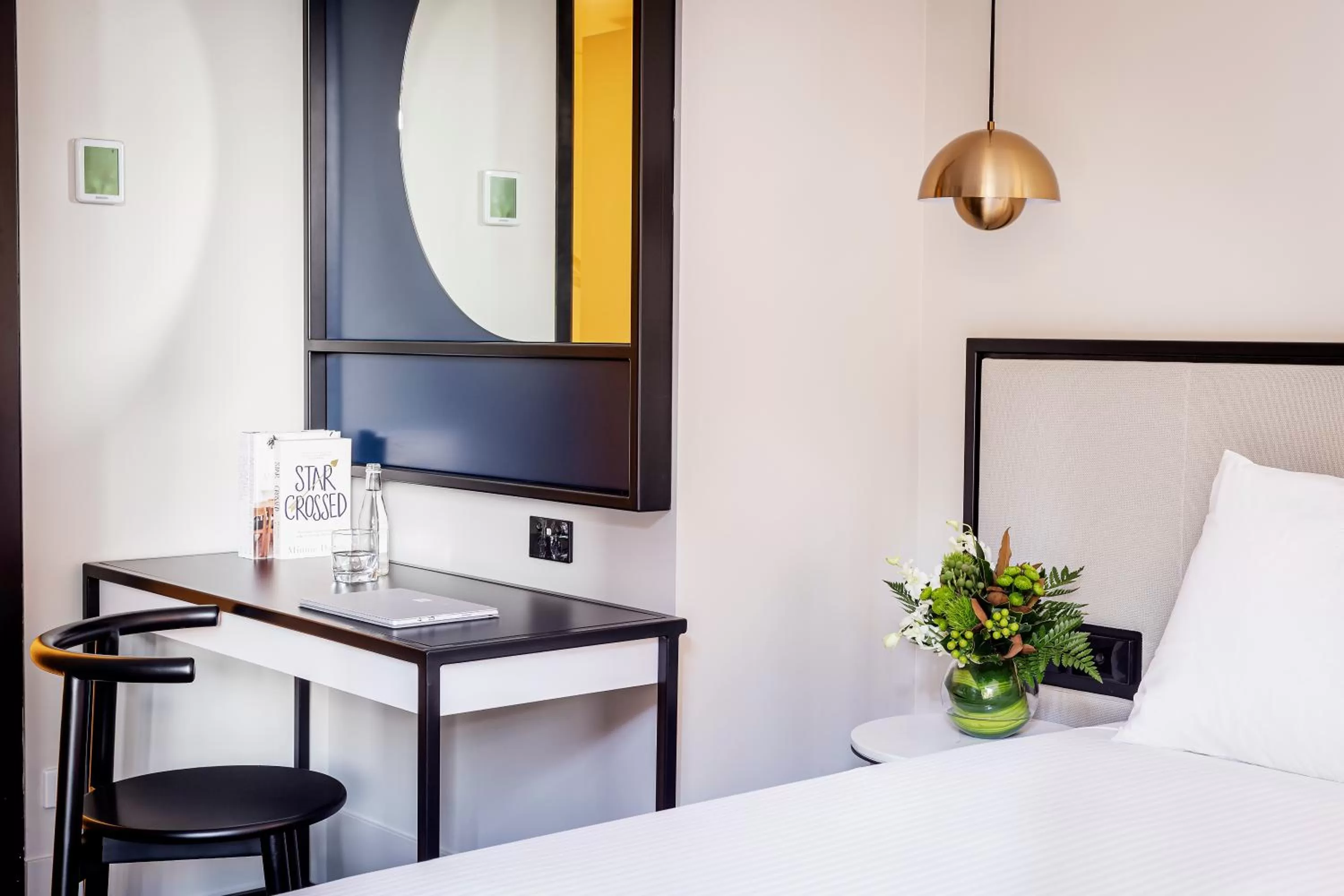 Business King Room in Brady Hotels Jones Lane