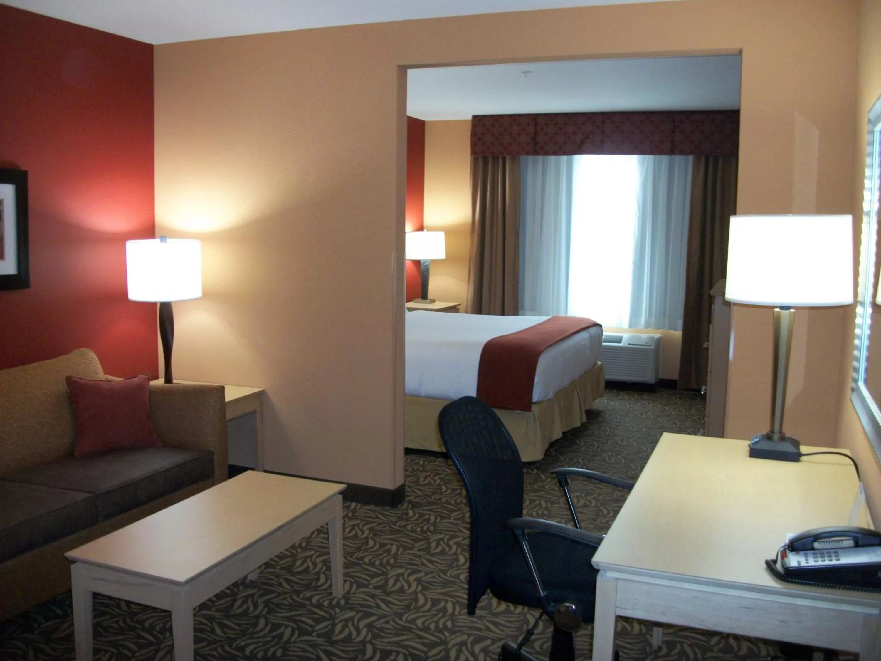 Standard King Room with Sofa Bed in Holiday Inn Express - Cortland by IHG