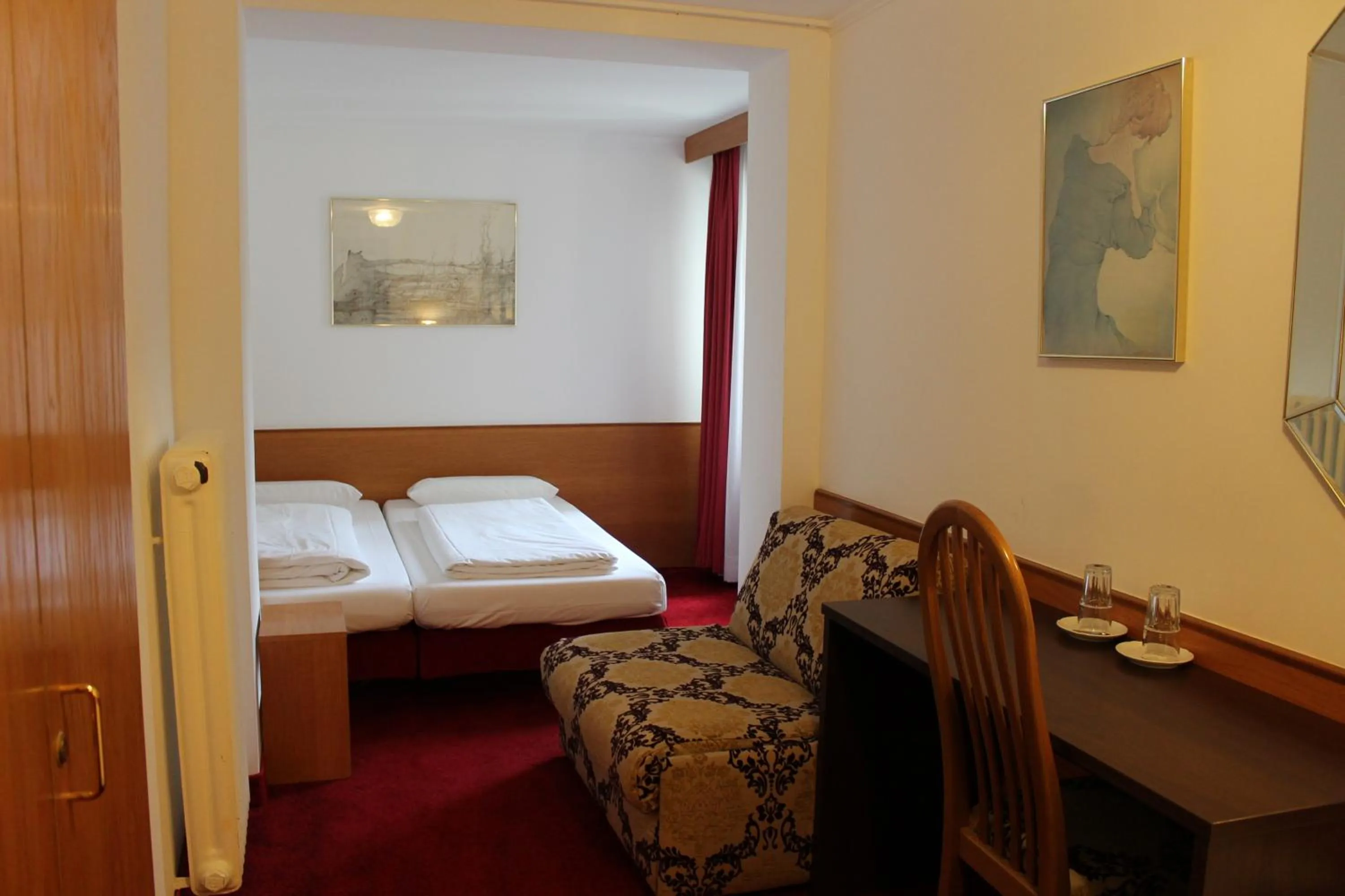 Double Room in Hotel Montree