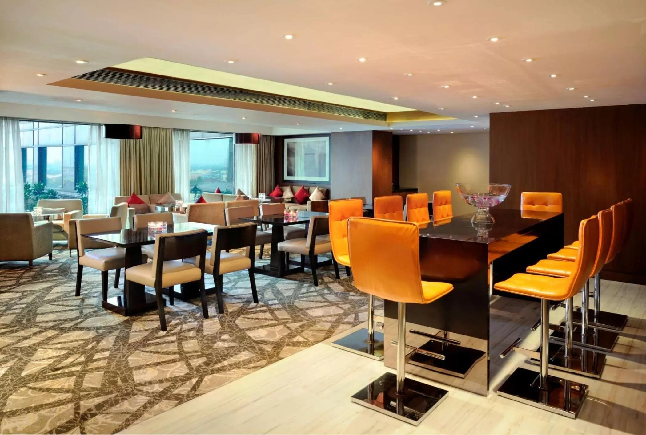 Junior King Suite - Lounge Access in Hilton Chennai