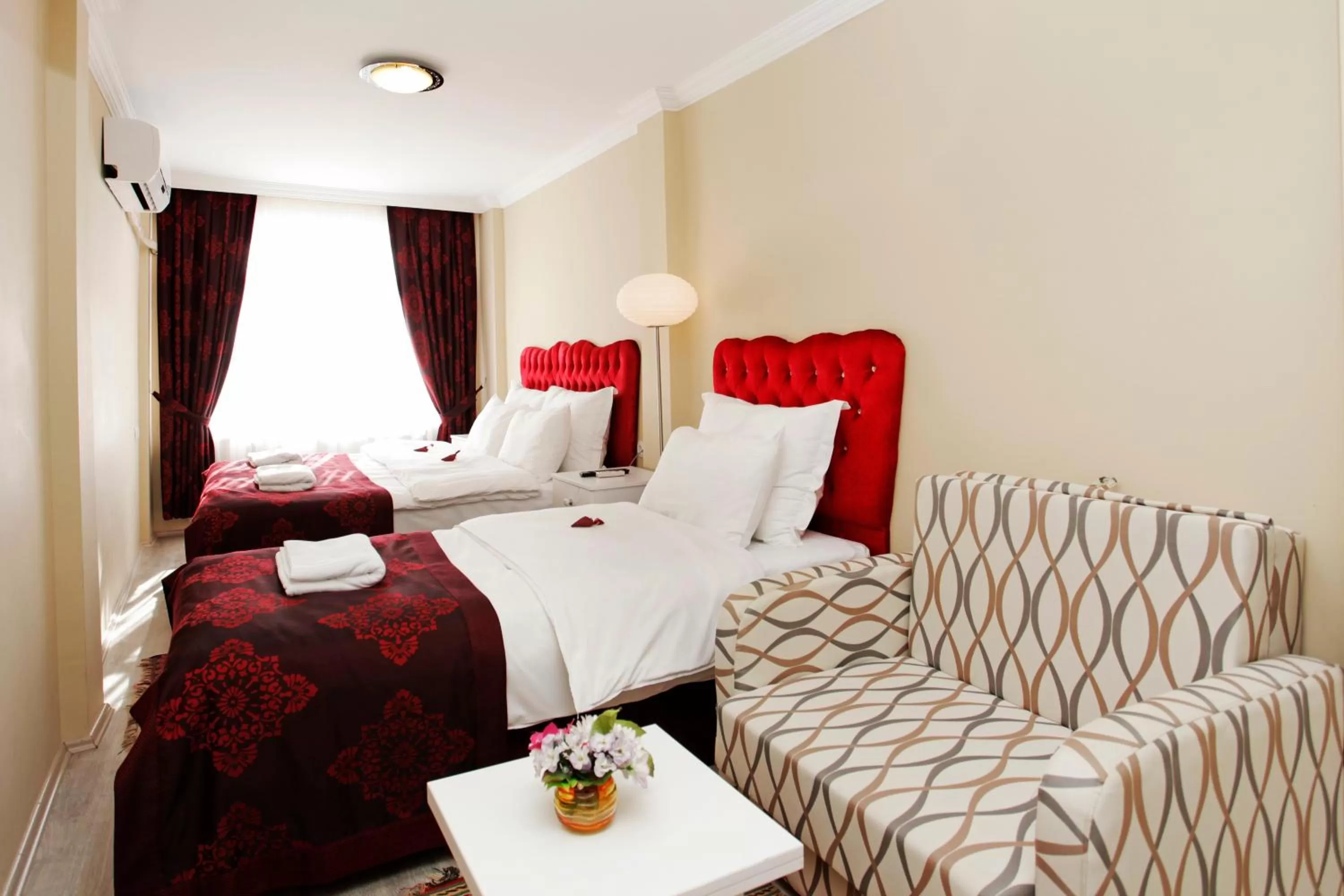 Standard Triple Room in Spinel Hotel - Old City