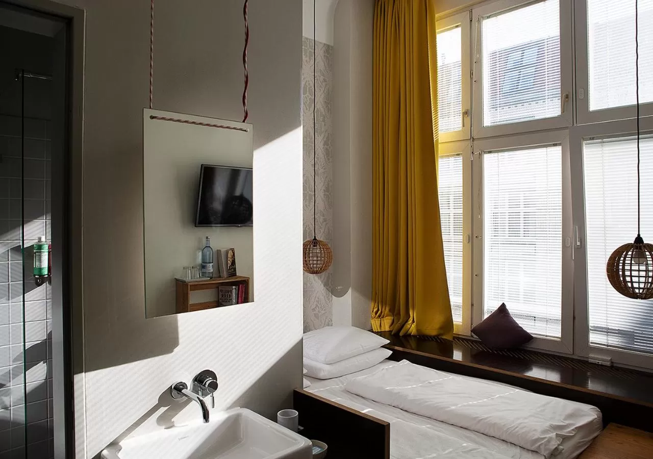 Small Double Room in Michelberger Hotel