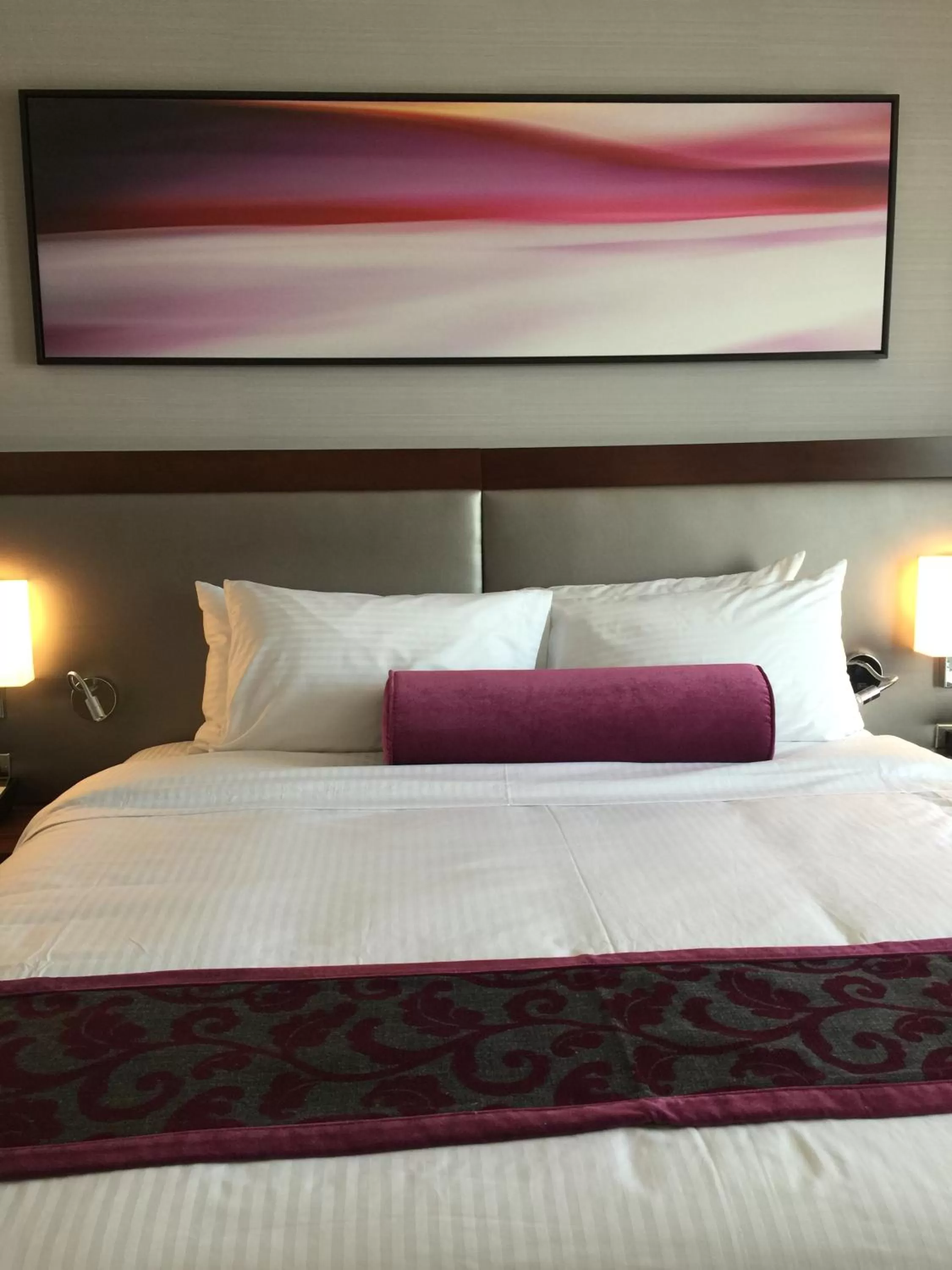 Deluxe King - Disability Access in Parkwest Bicycle Casino