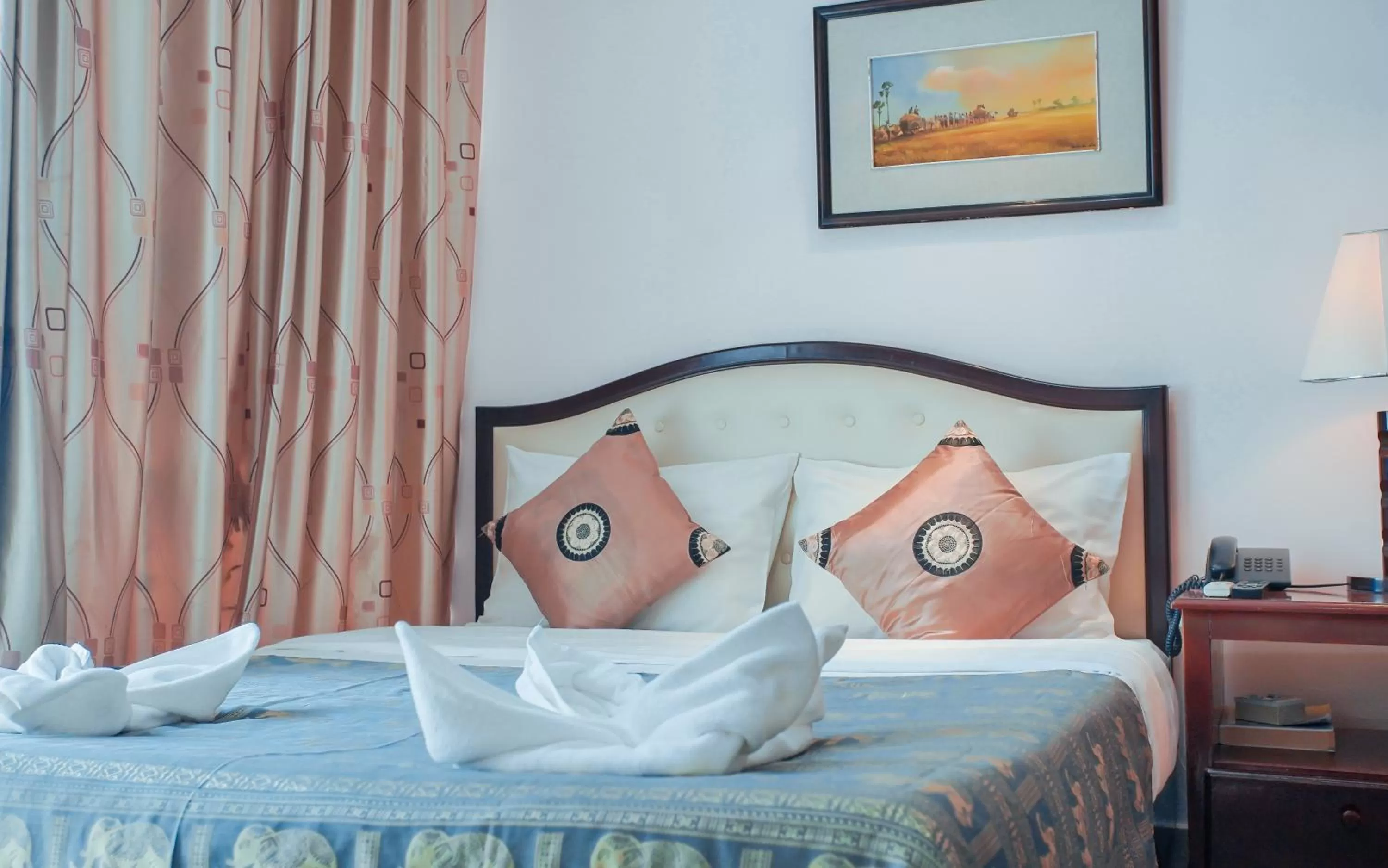 Deluxe Double Room with Balcony in Silver Mounts Hotel