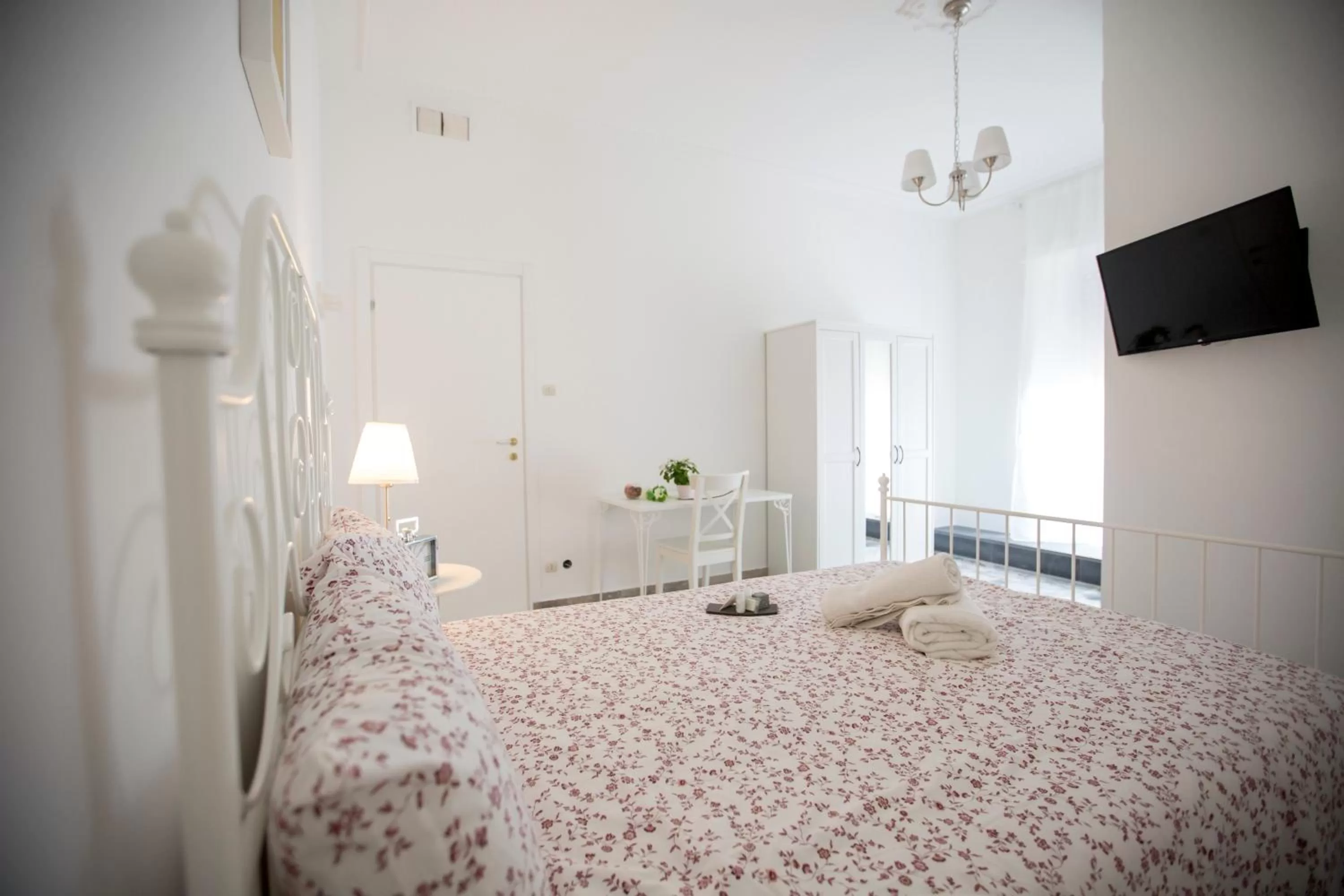 Deluxe Double Room with Sea View in Maison Ortigia