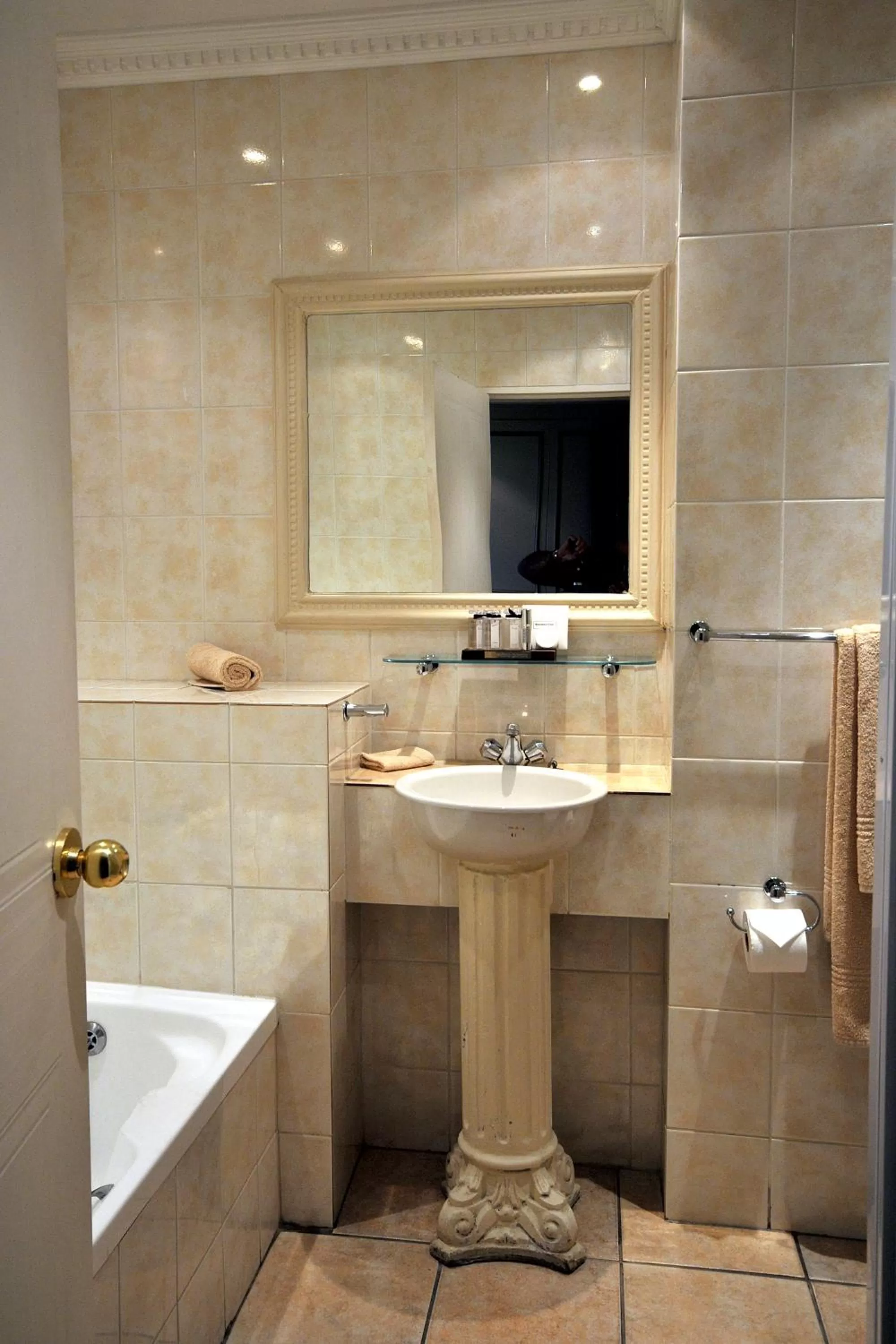 Deluxe Twin Room in Apollo Hotel