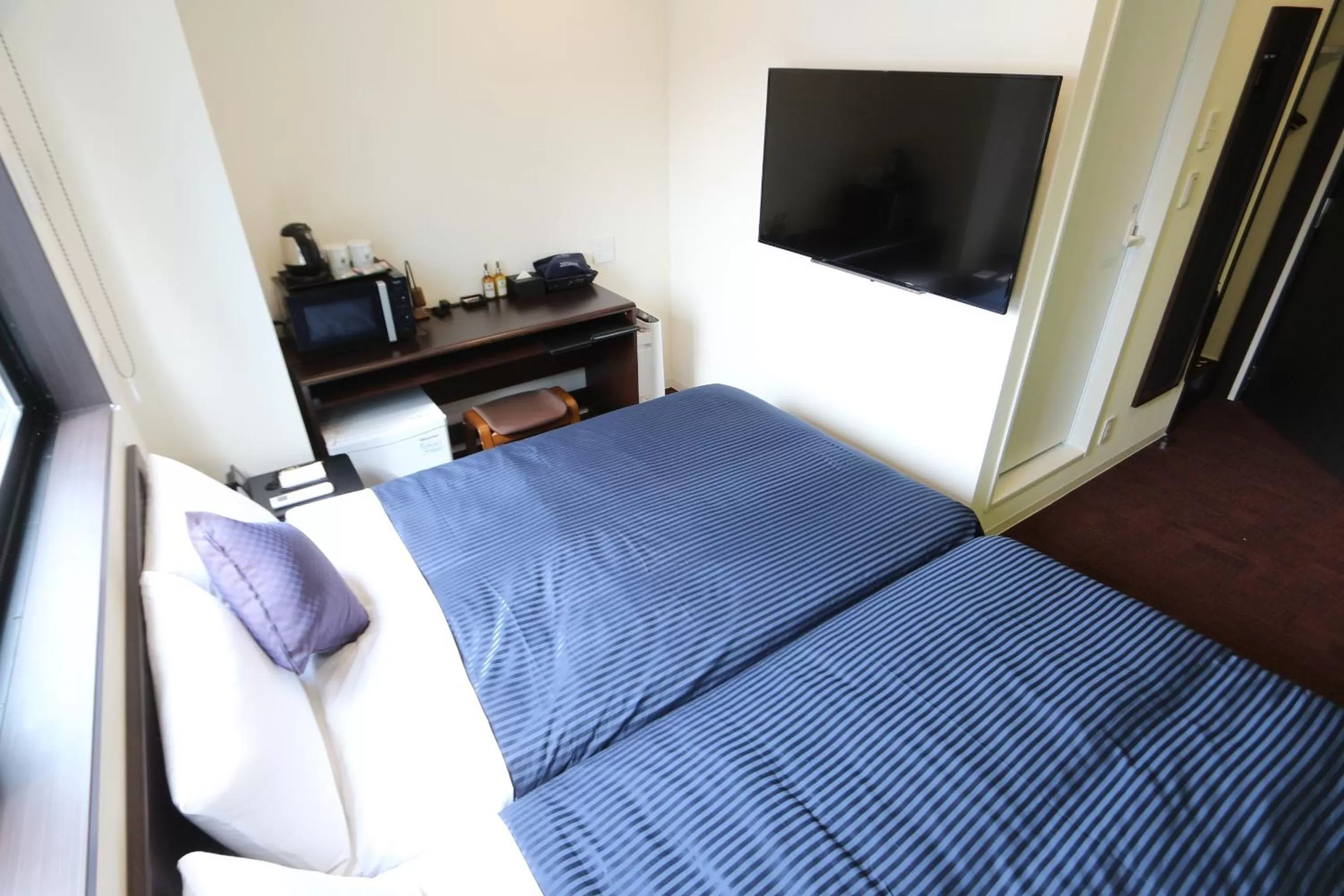 Twin Room - Smoking in HOTEL LiVEMAX Ueno-Ekimae