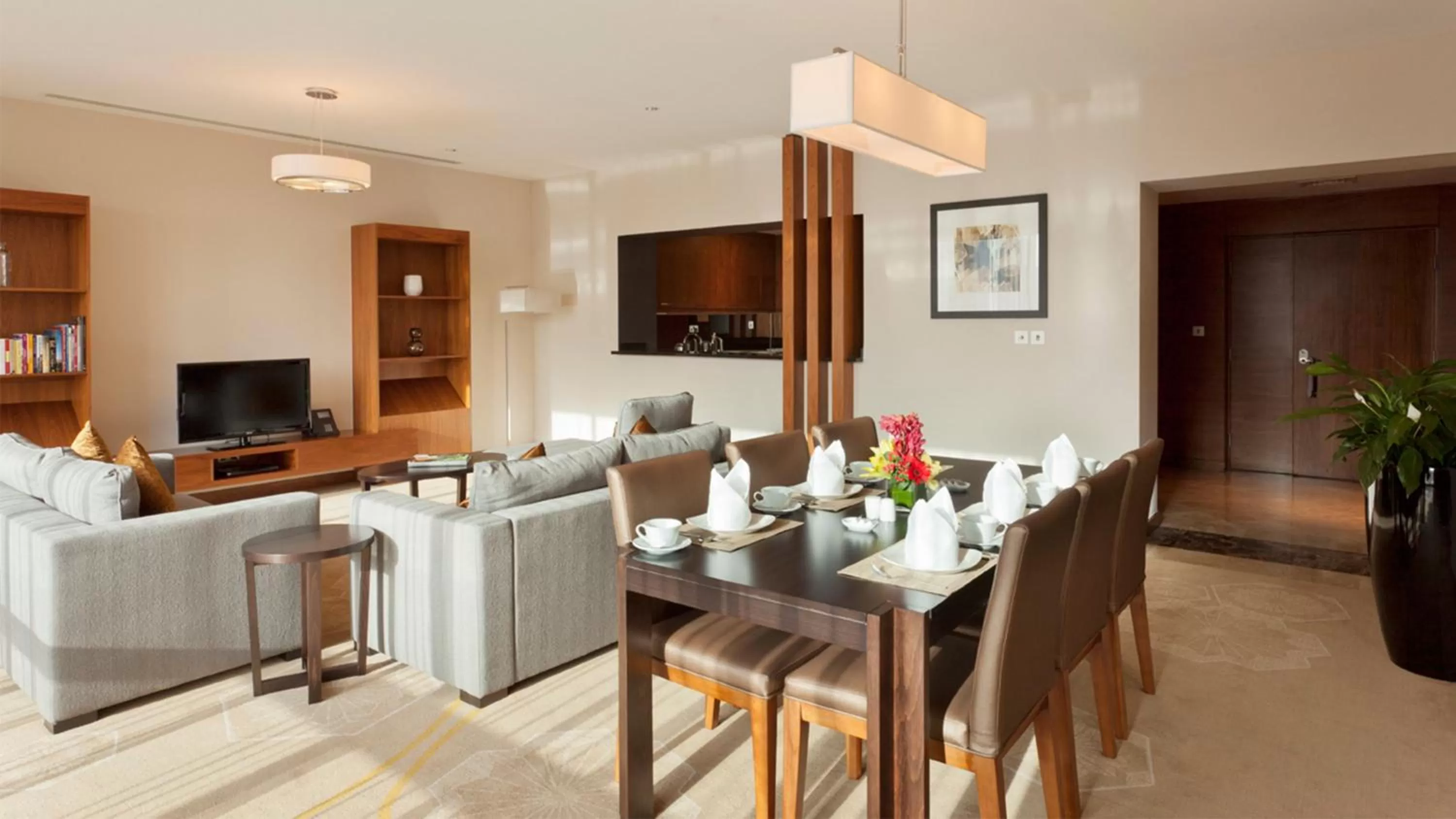 Four-Bedroom Suite with Two King and Four Twin Beds in InterContinental Doha The City by IHG