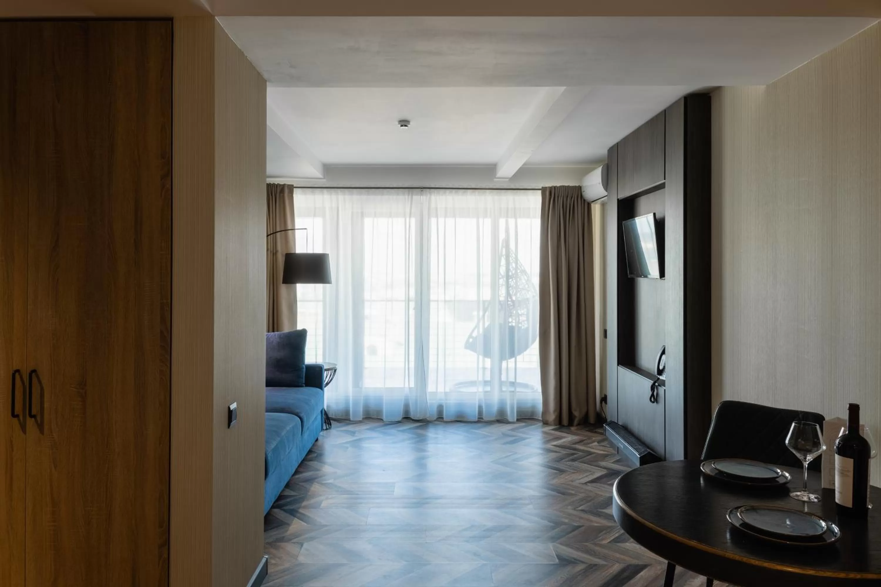 Deluxe One-Bedroom Apartment with Terrace in Tulip Residence & Spa Hotel