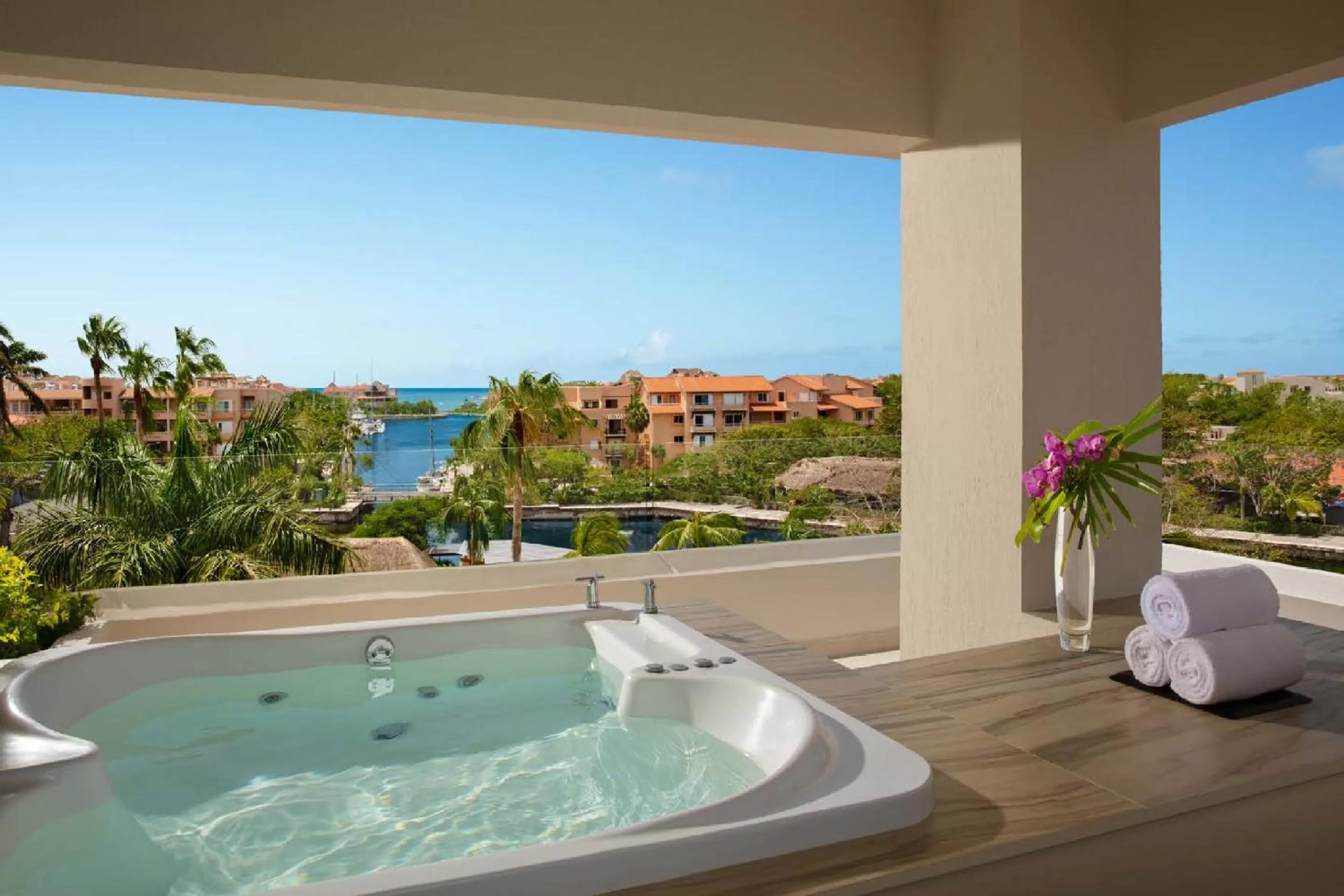Preferred Club Premium Suite Marina View King with Hot Tub (HNKSV) in Dreams Aventuras Riviera Maya - All Inclusive