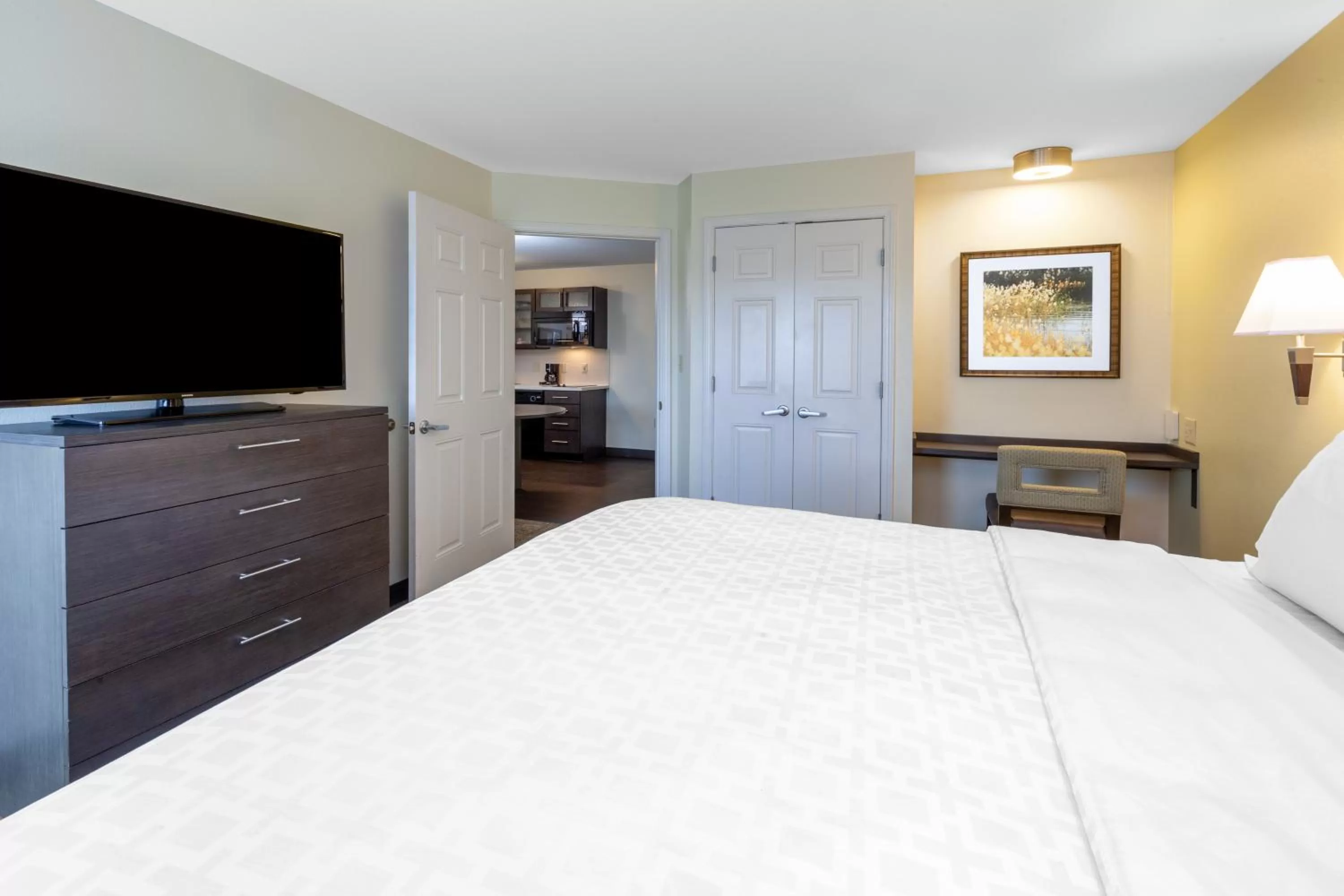 One-Bedroom King Suite with Sofa Bed in Candlewood Suites Kalamazoo by IHG