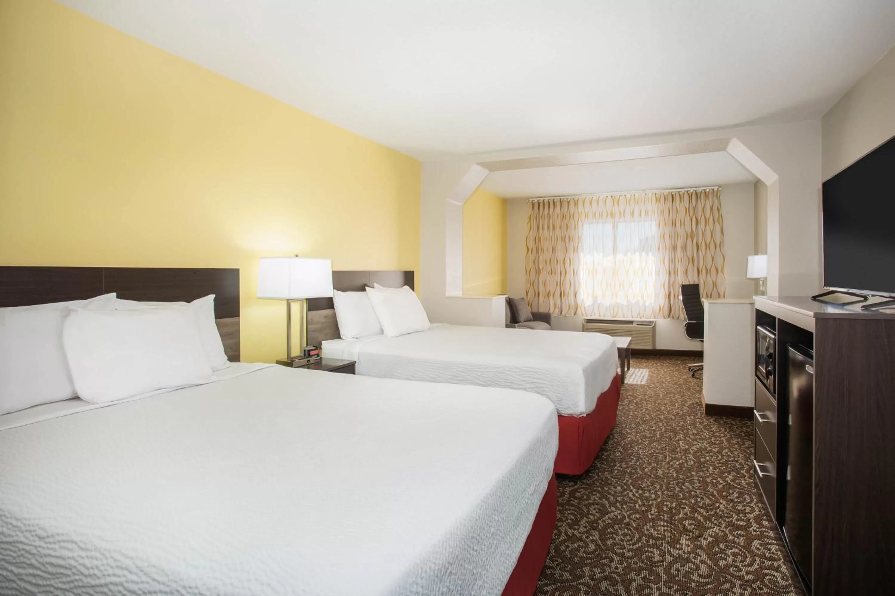 Queen Suite - Non-Smoking in Days Inn by Wyndham Phoenix North