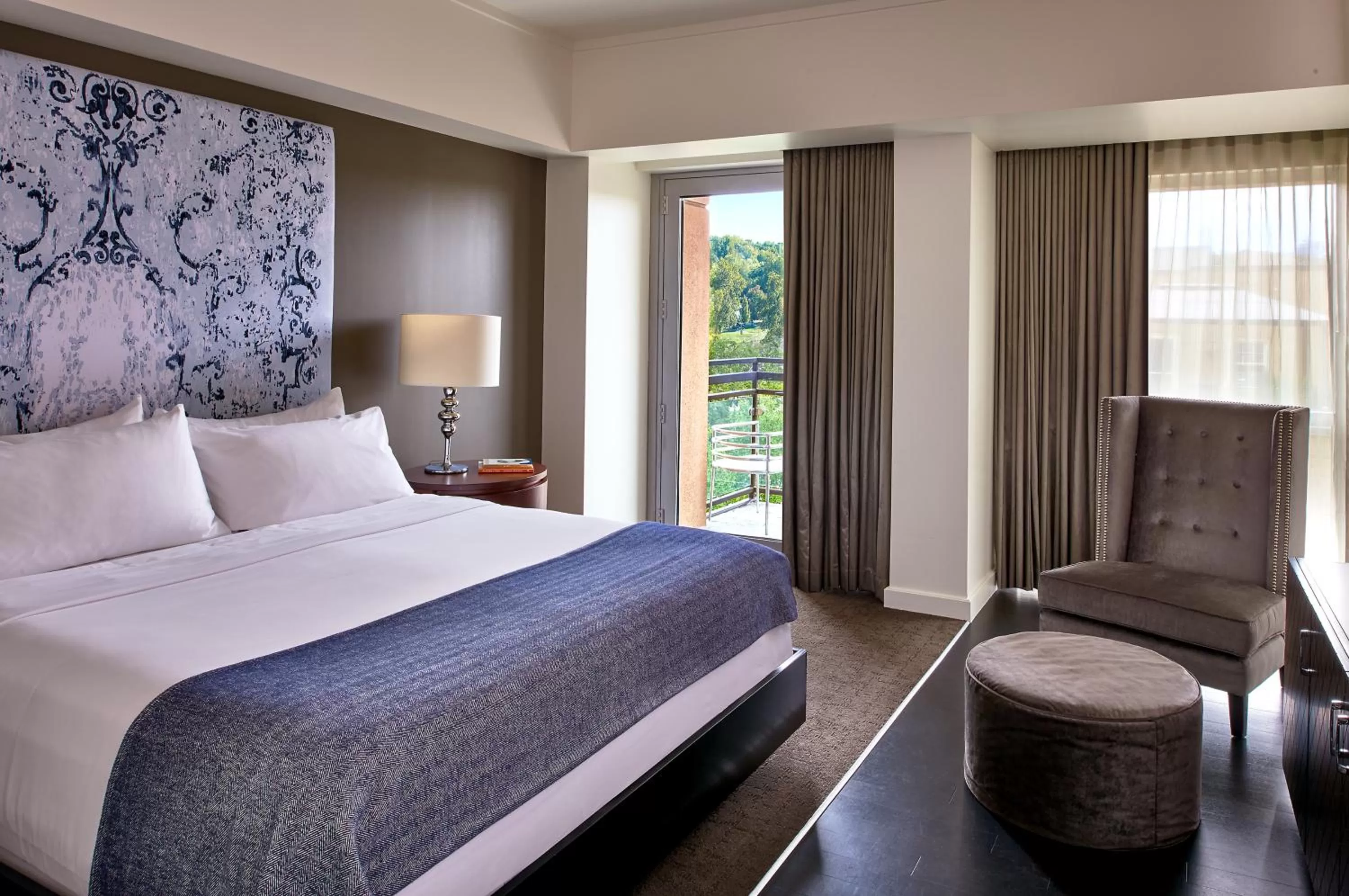 King Balcony Accessible in The Fontaine