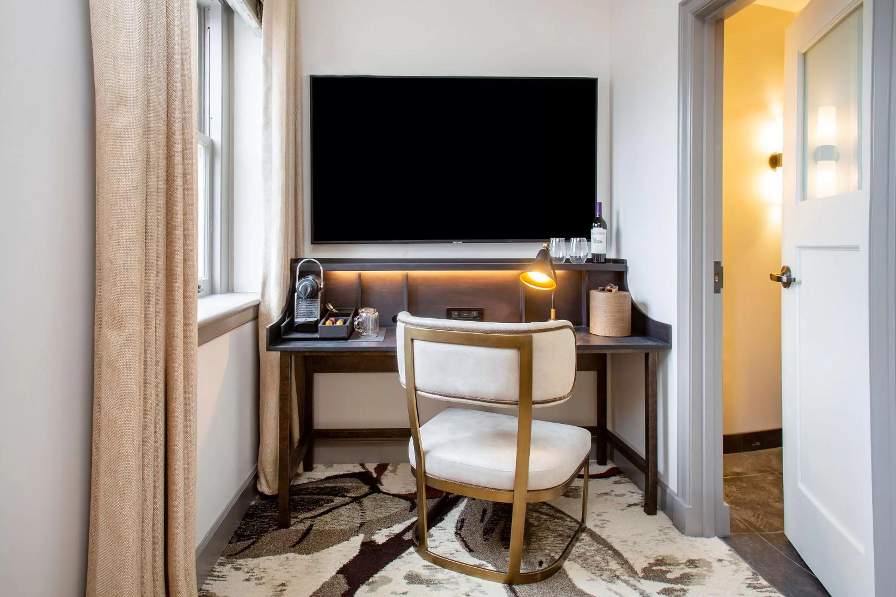 King Room - Disability Access in The Lodge at St Edward Park