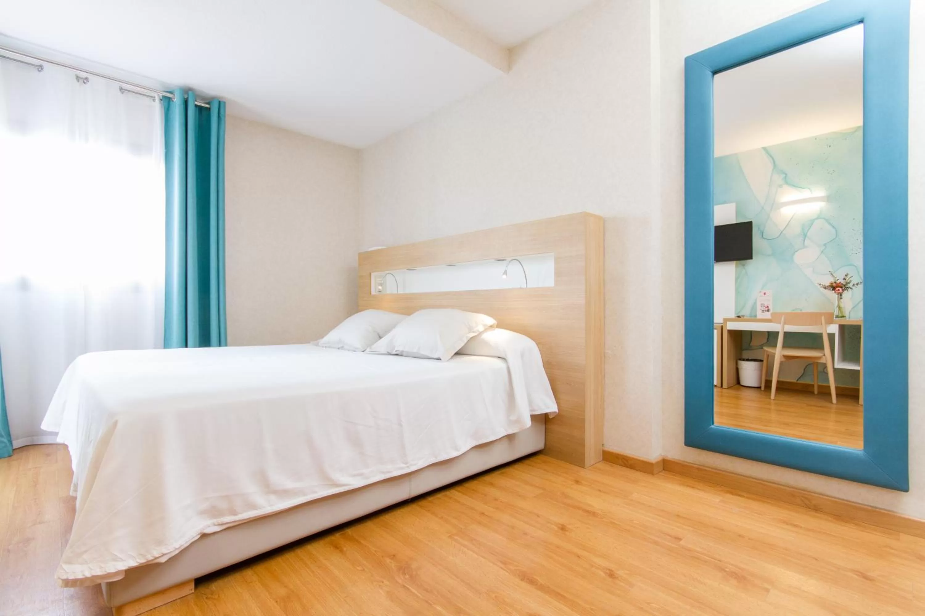 Premium Double with Terrace in Hotel Castilla Alicante