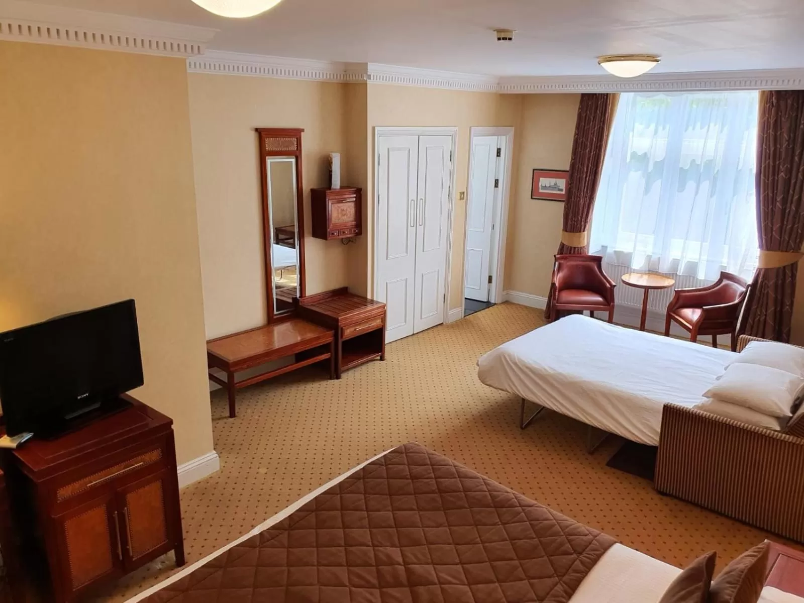 Triple Room in Grange Clarendon Hotel