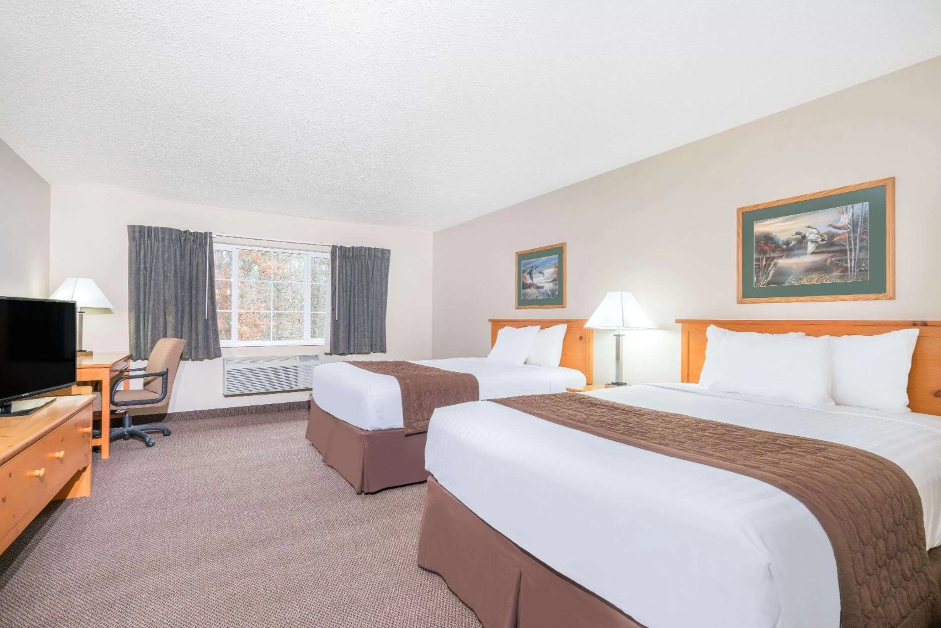 Deluxe Queen Room with Two Queen Beds - Disability Access - Non-Smoking in Baymont by Wyndham Baxter/Brainerd Area