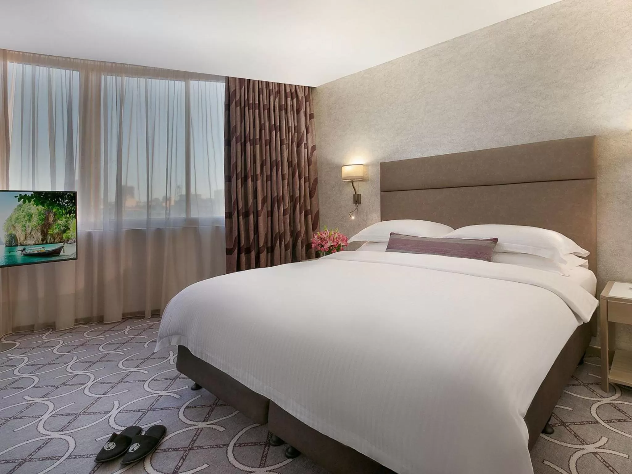 Junior Suite with Lounge Access - King Bed  in Gefinor Rotana – Beirut