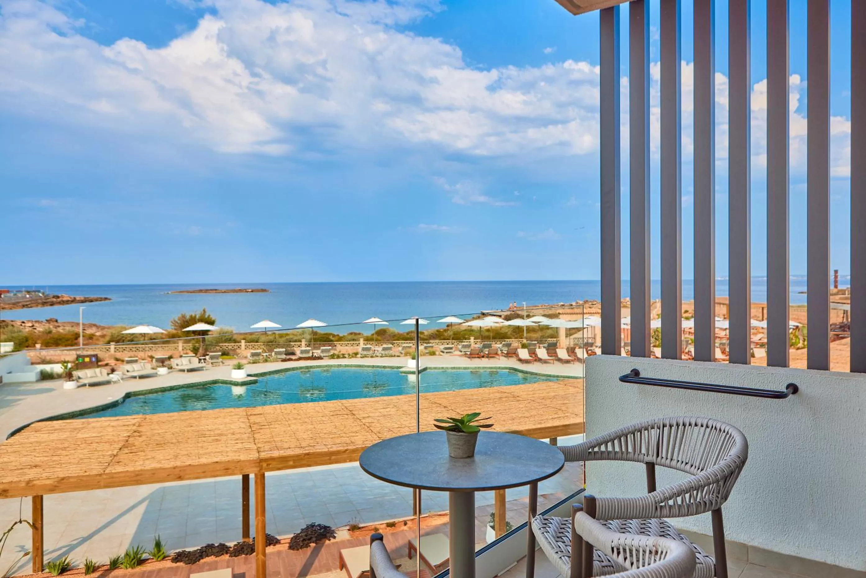 Suite with Sea View (2 Adults + 1 Child) in Universal Grand León & Spa