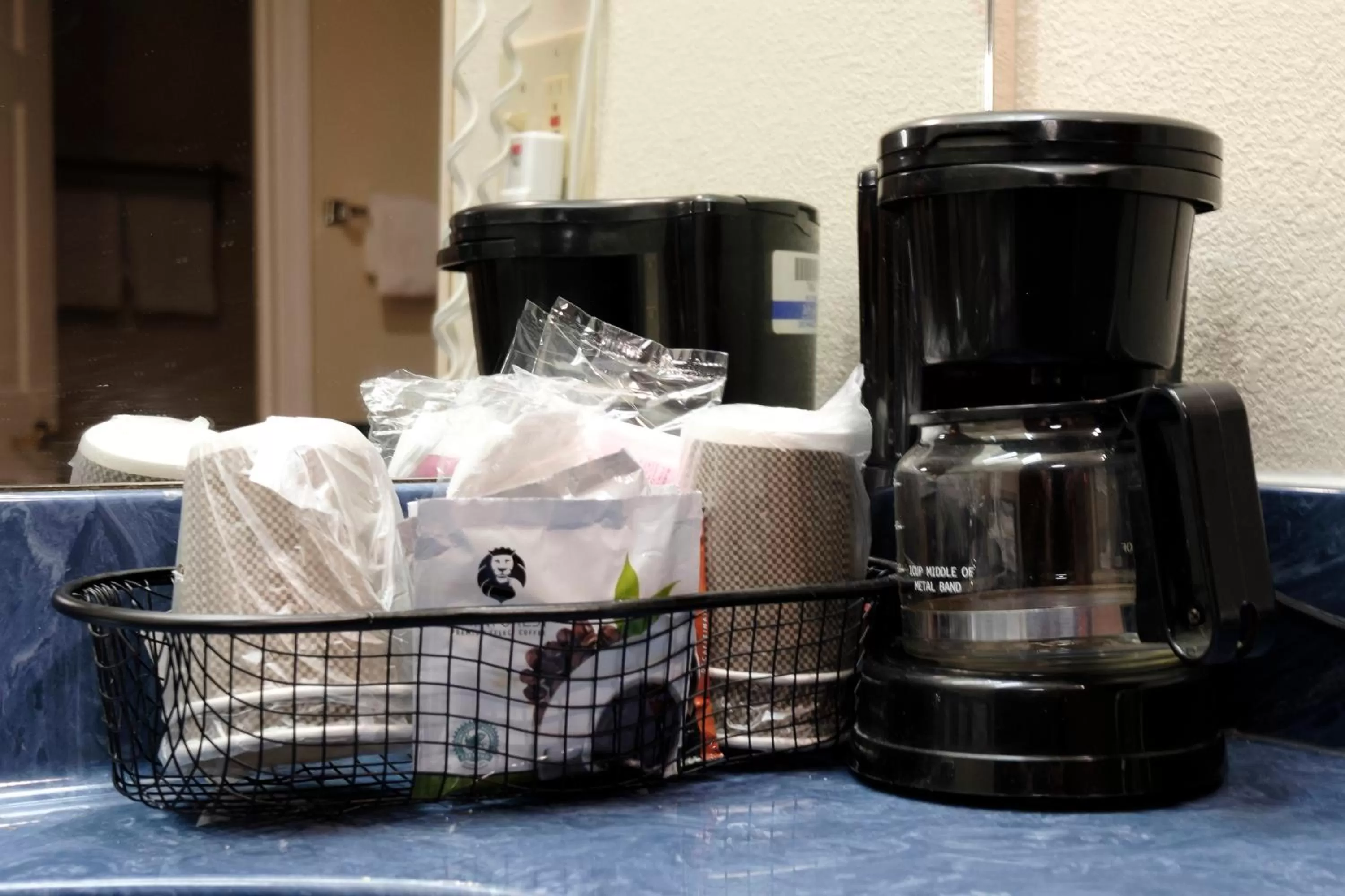 Two Room Suite with One King Bed Smoking in Red Roof Inn & Suites Mobile SW - I-10