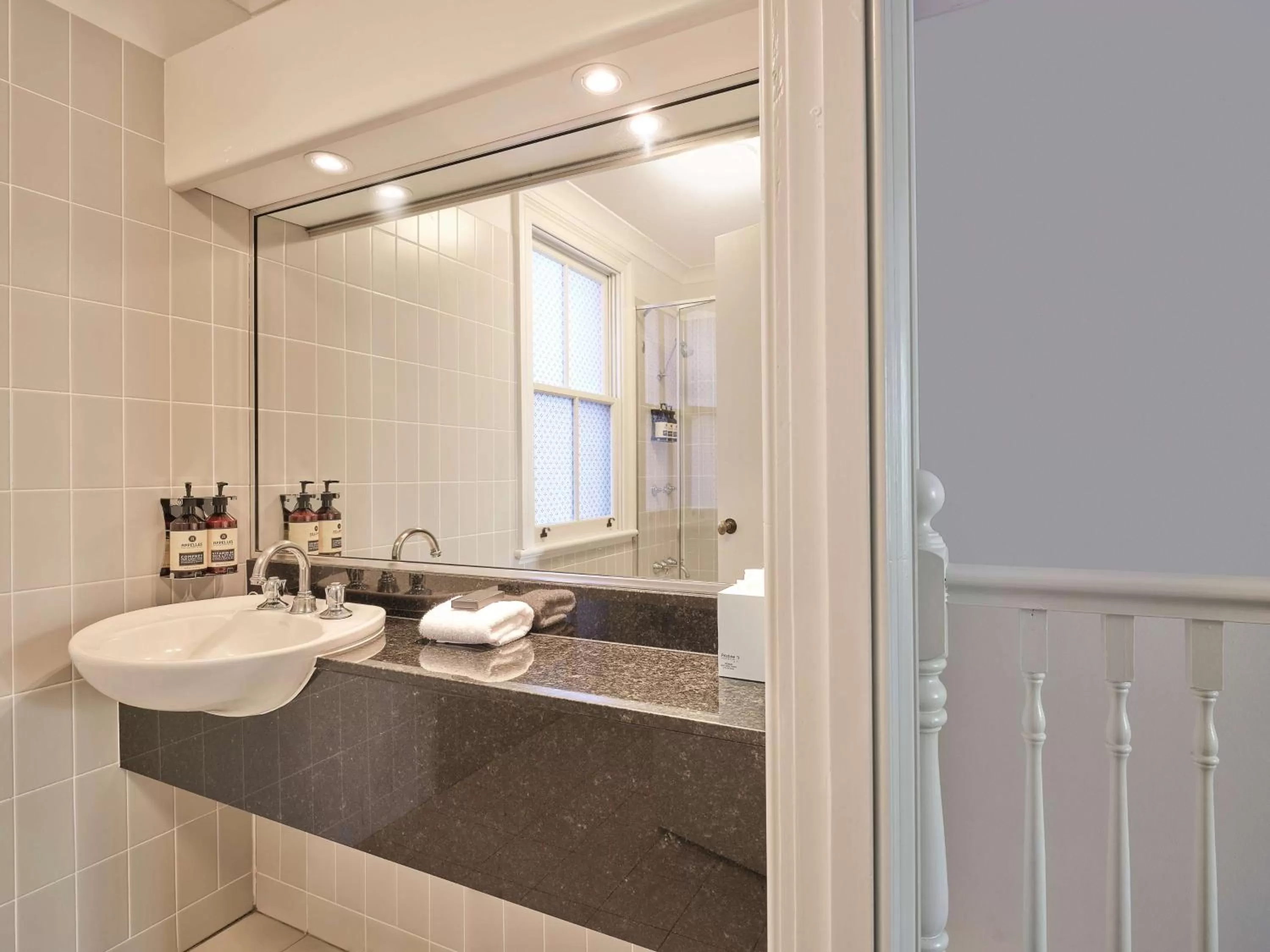 Studio with Harbor View in Rendezvous Hotel Sydney The Rocks