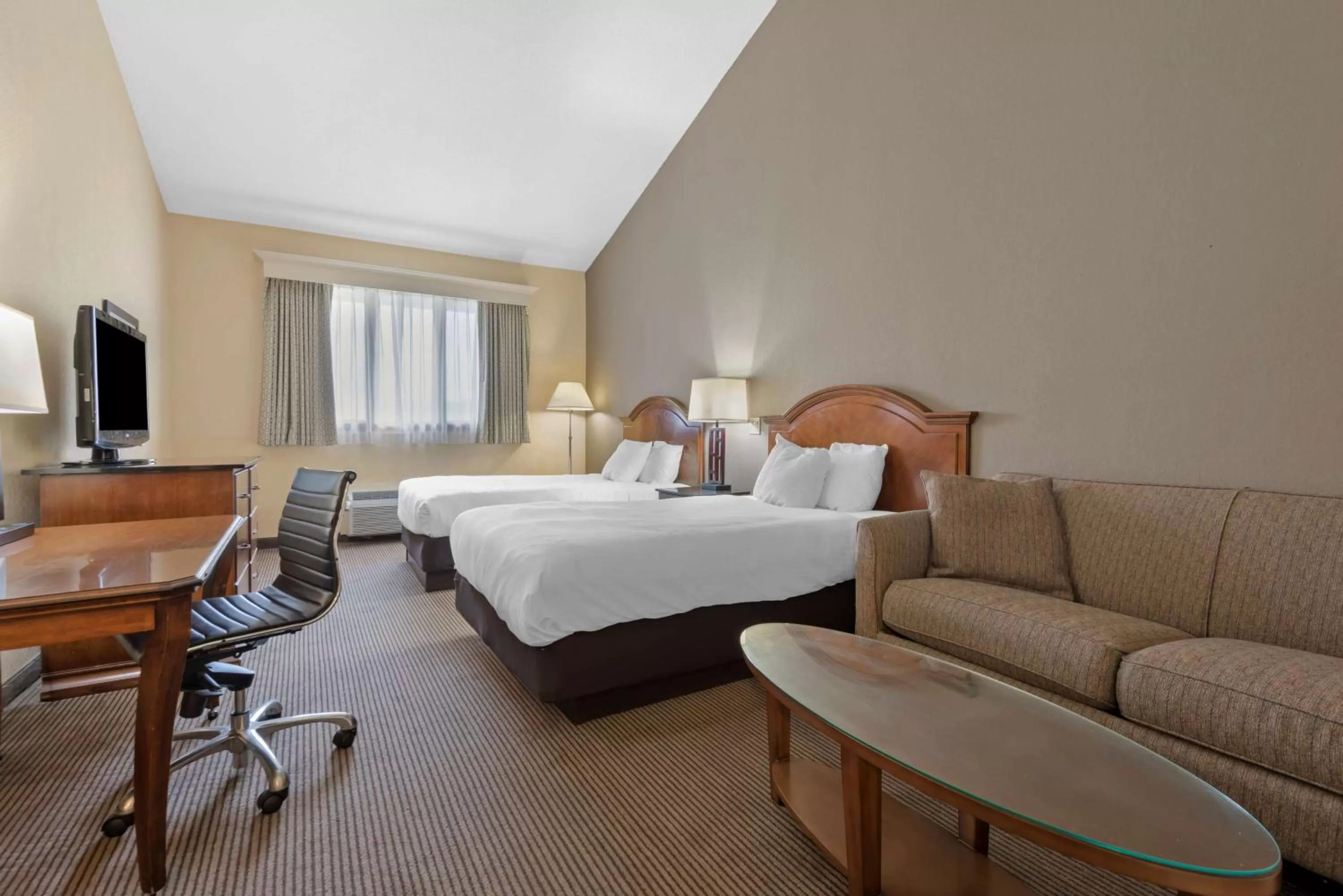 Queen Room with Two Queen Beds in Best Western University Inn