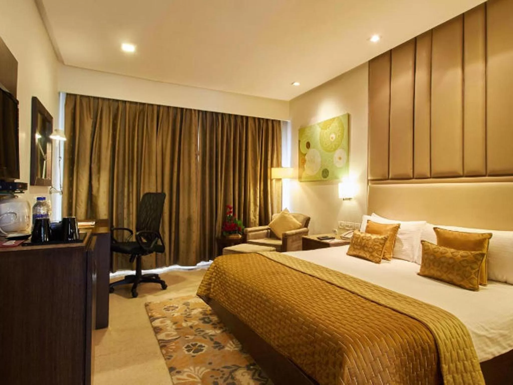 Deluxe Suite with Sea View in The Gateway Hotel Beach Road Visakhapatnam