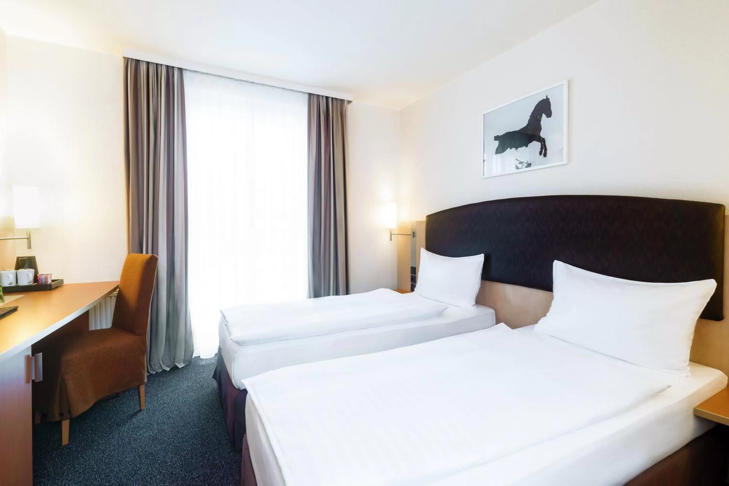 Superior Twin Room in IntercityHotel Wien