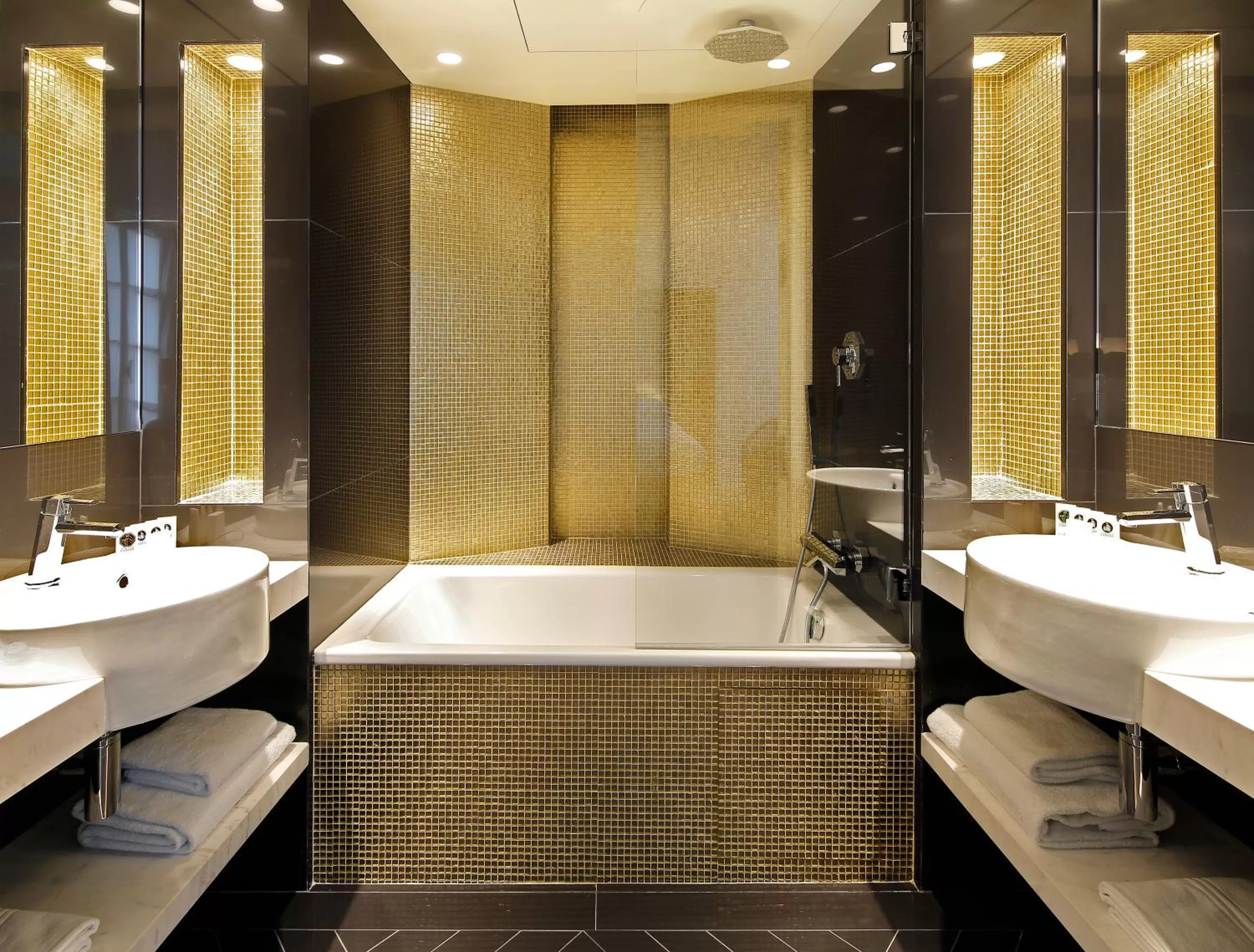 Suite with City View in Hotel Opéra Richepanse